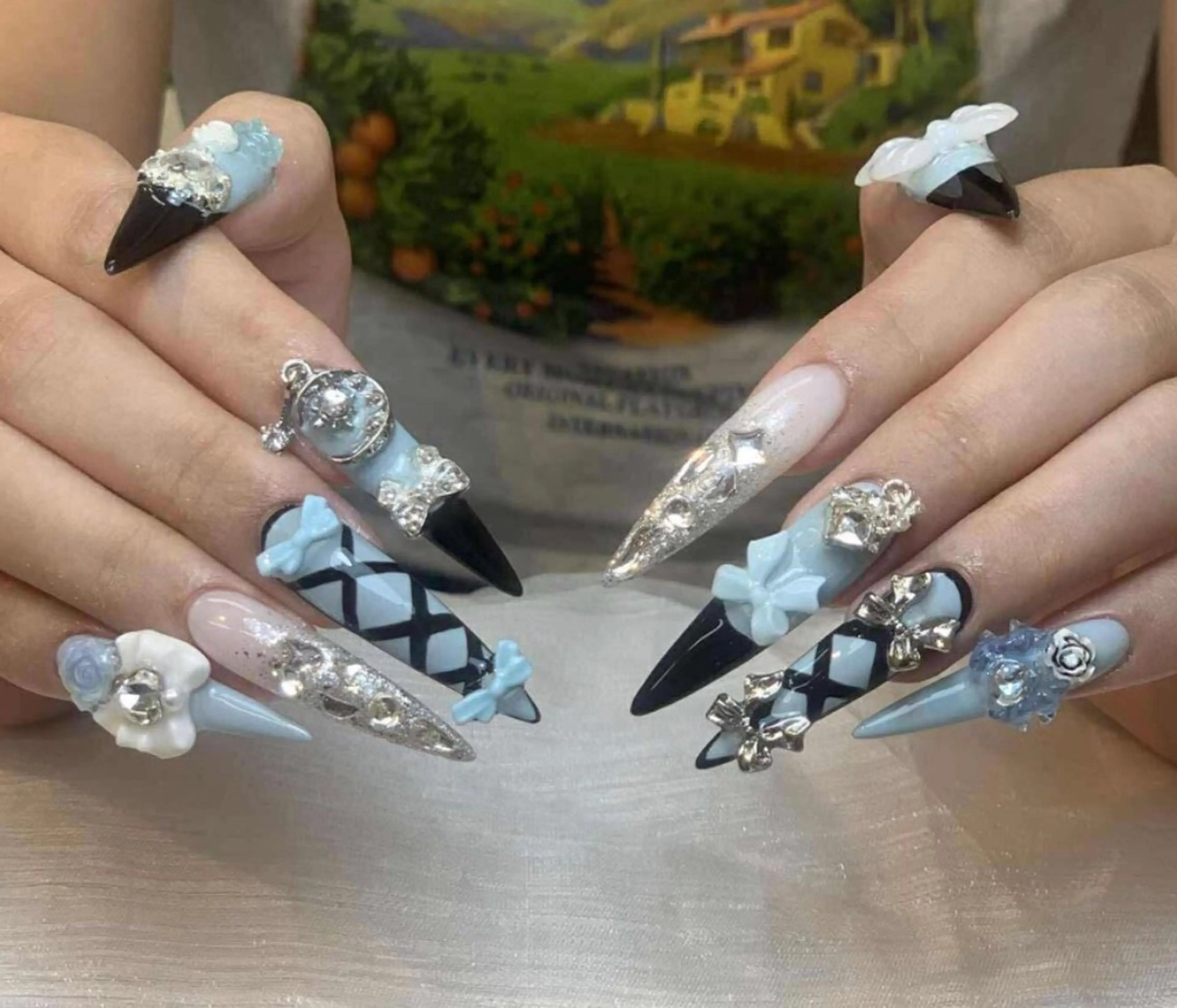 ネイル 長さ出し グラデーション キラキラネイル マグネットネイル ニュアンスネイル ハンドネイル Lee Ainのネイルデザイン