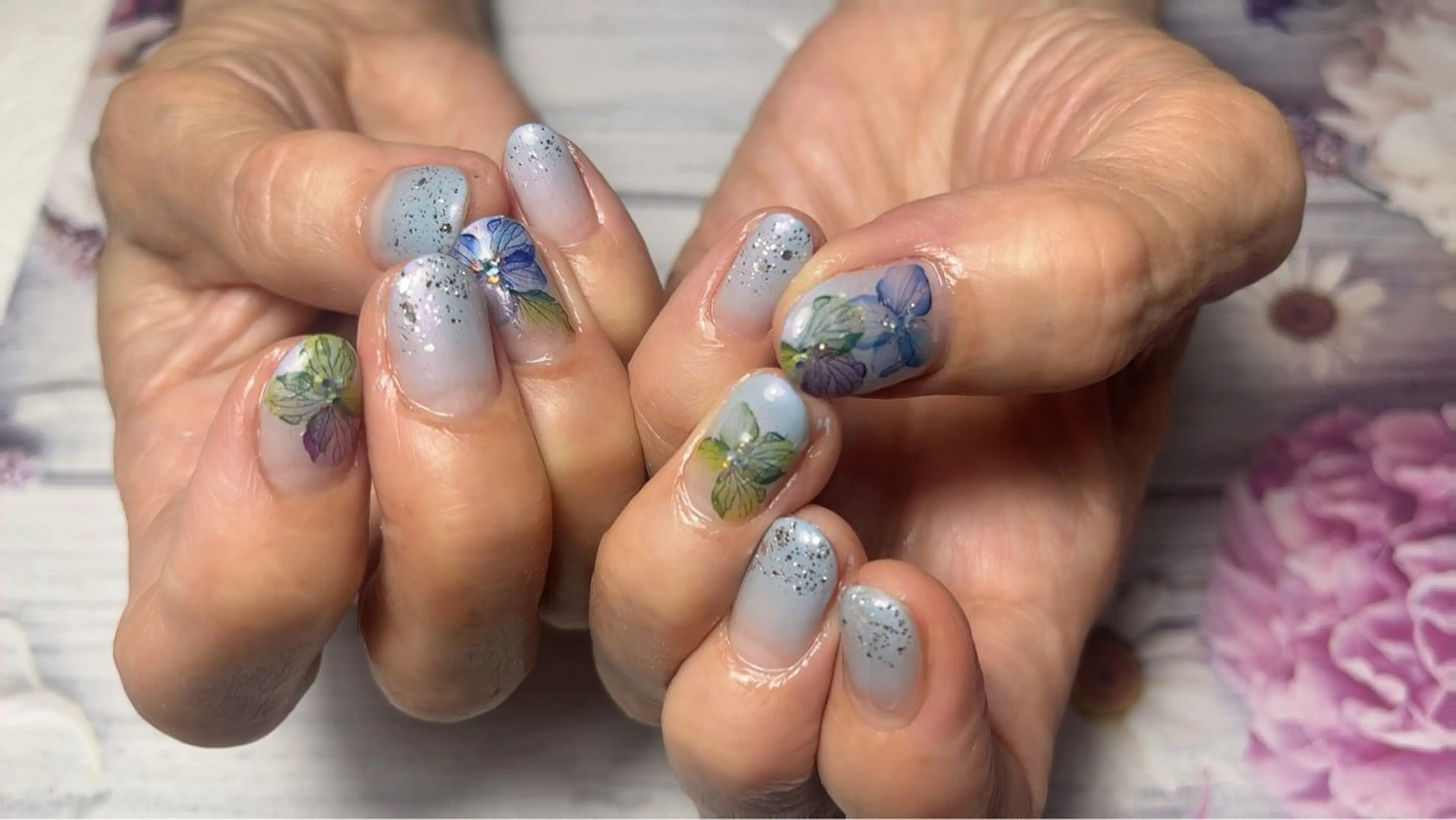 ネイル ハンドネイル フットネイル ハンドケア Nail Salon Bonita所属・フィルイン施術 SHIZUKAのネイルデザイン