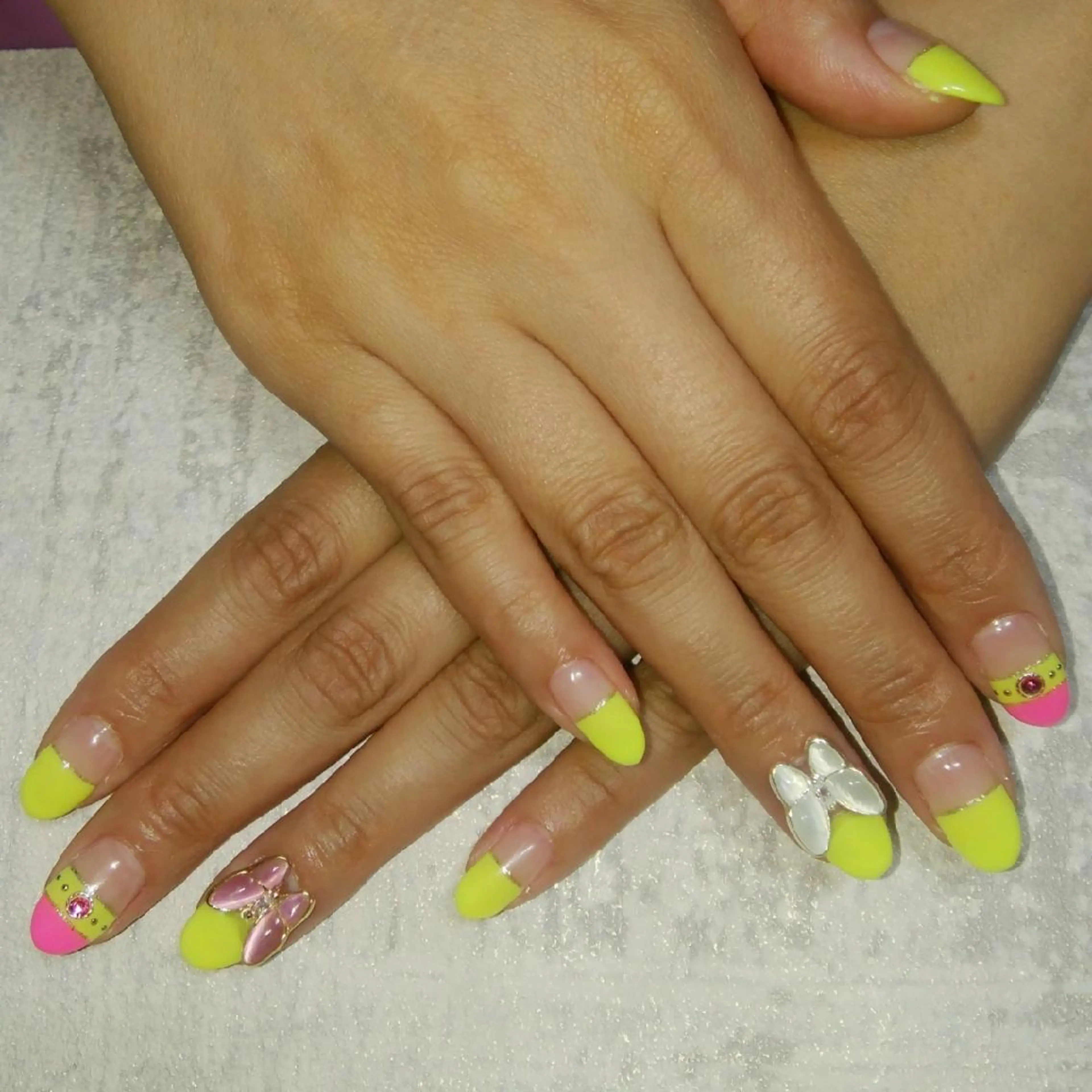 ネイル フレンチネイル リラクゼーション＆ネイル仙殊~センジュ~所属・senju 　のネイルデザイン