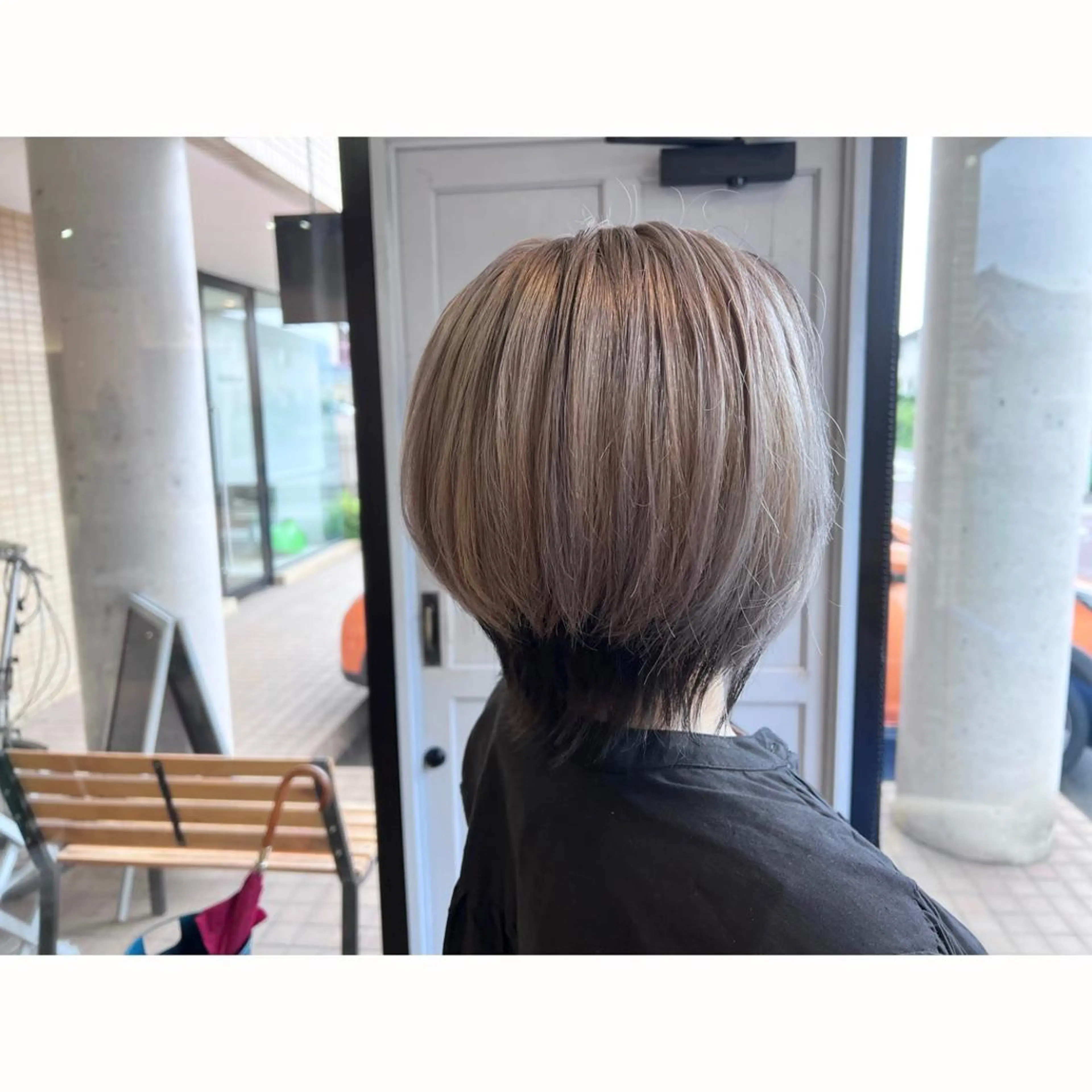 ショート カラー グレージュ ヘアカラー トリートメント ツキダテ ユイのヘアスタイル