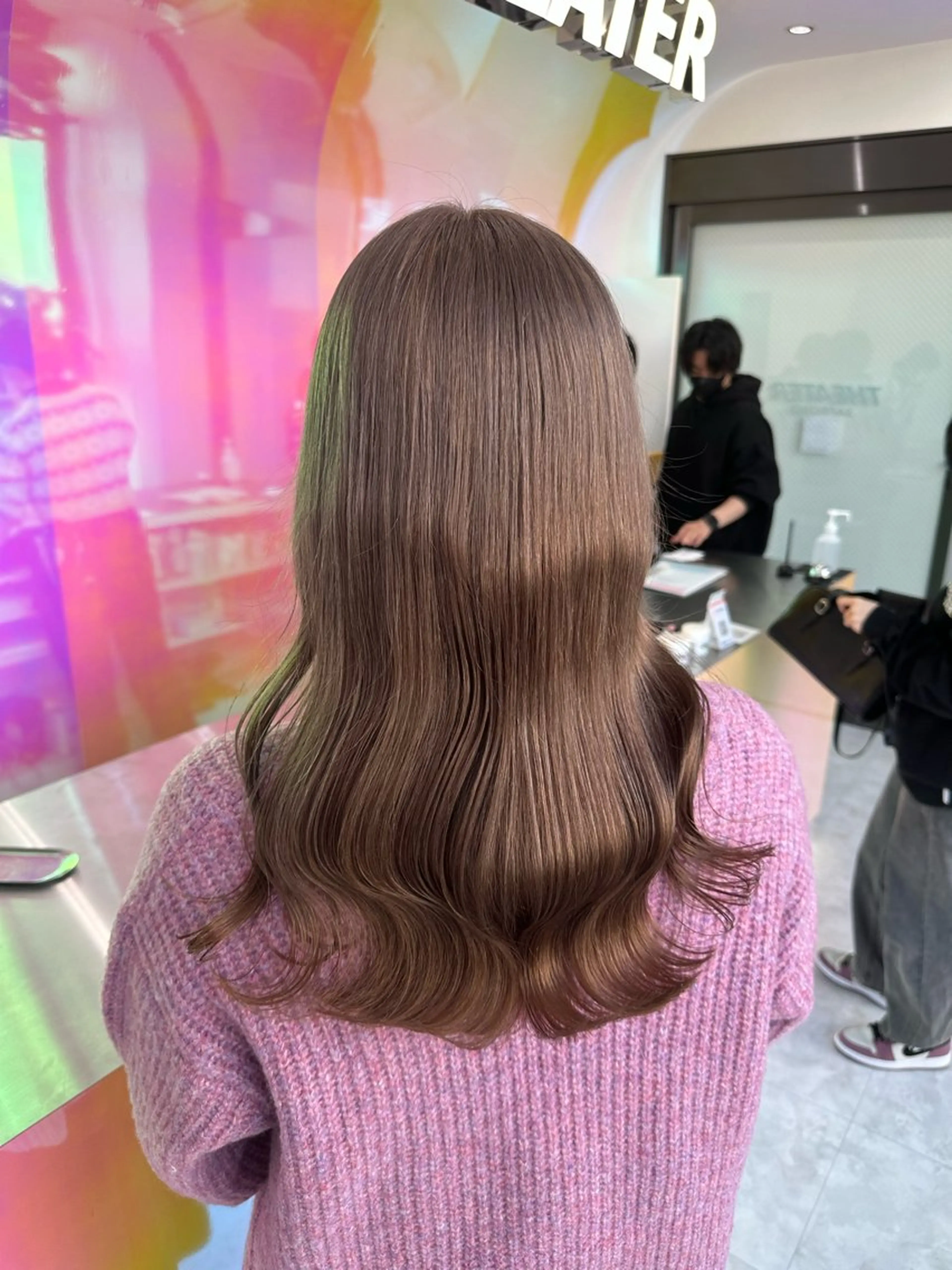 ミディアム カラー ヘアカラー ヘッドスパ 🫧ハイトーン🫧 ベージュ🫧徹哉のヘアスタイル