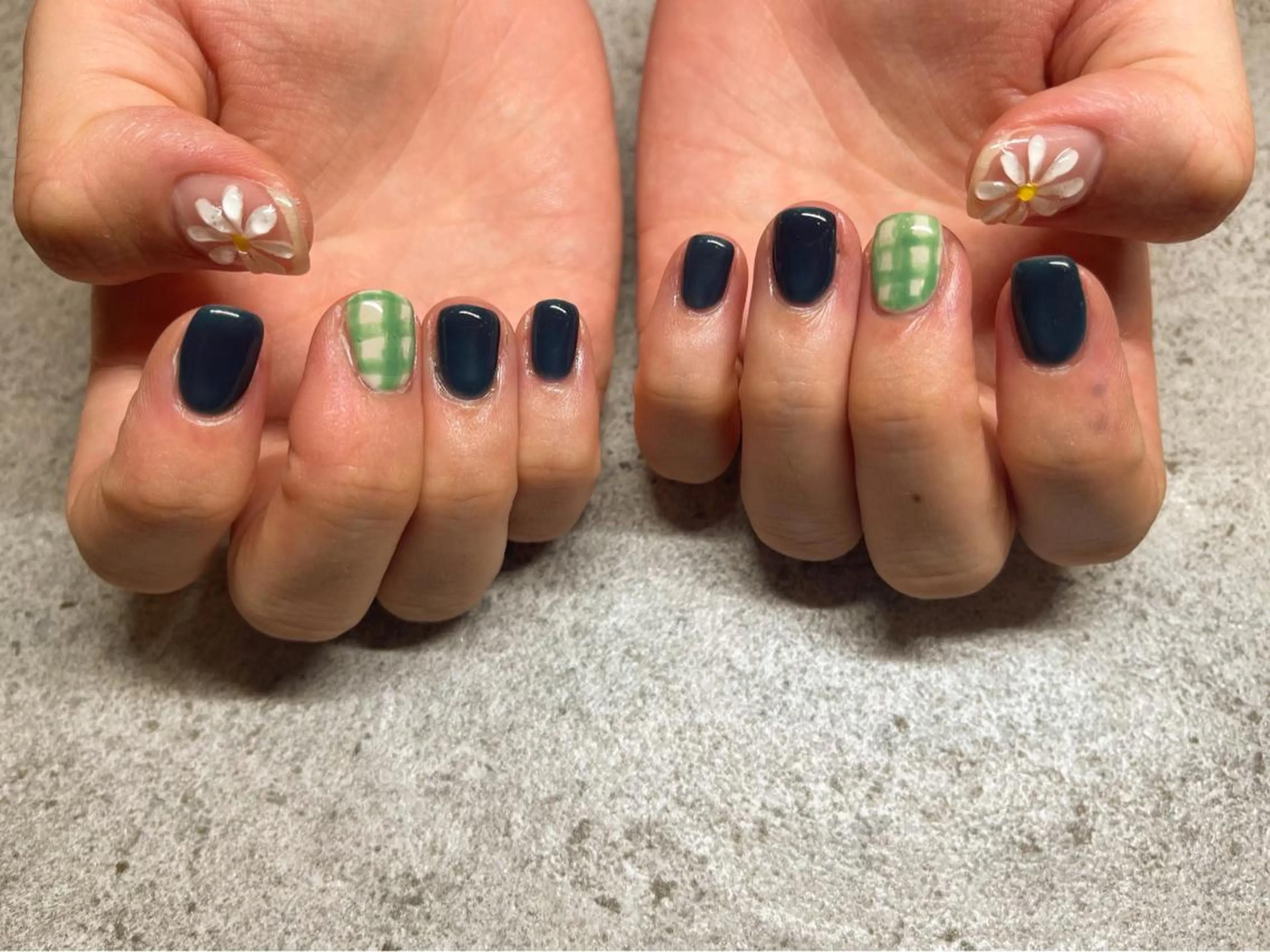 ネイル ニュアンスネイル 💅🏻yuuiのネイルデザイン