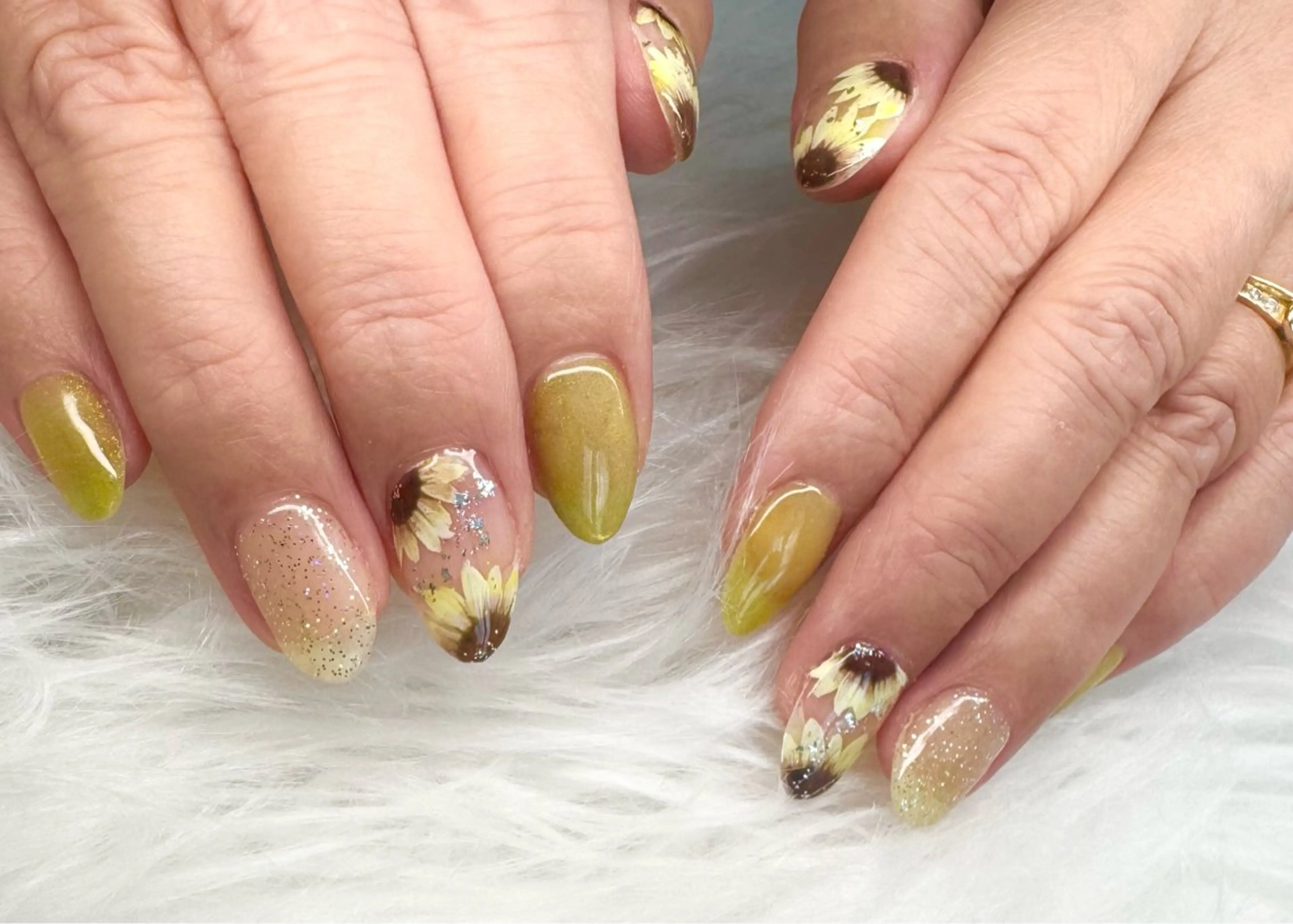 ネイル アートネイル フレンチネイル ジェルネイル グラデーション キラキラネイル ネイルサロン Laque.のネイルデザイン