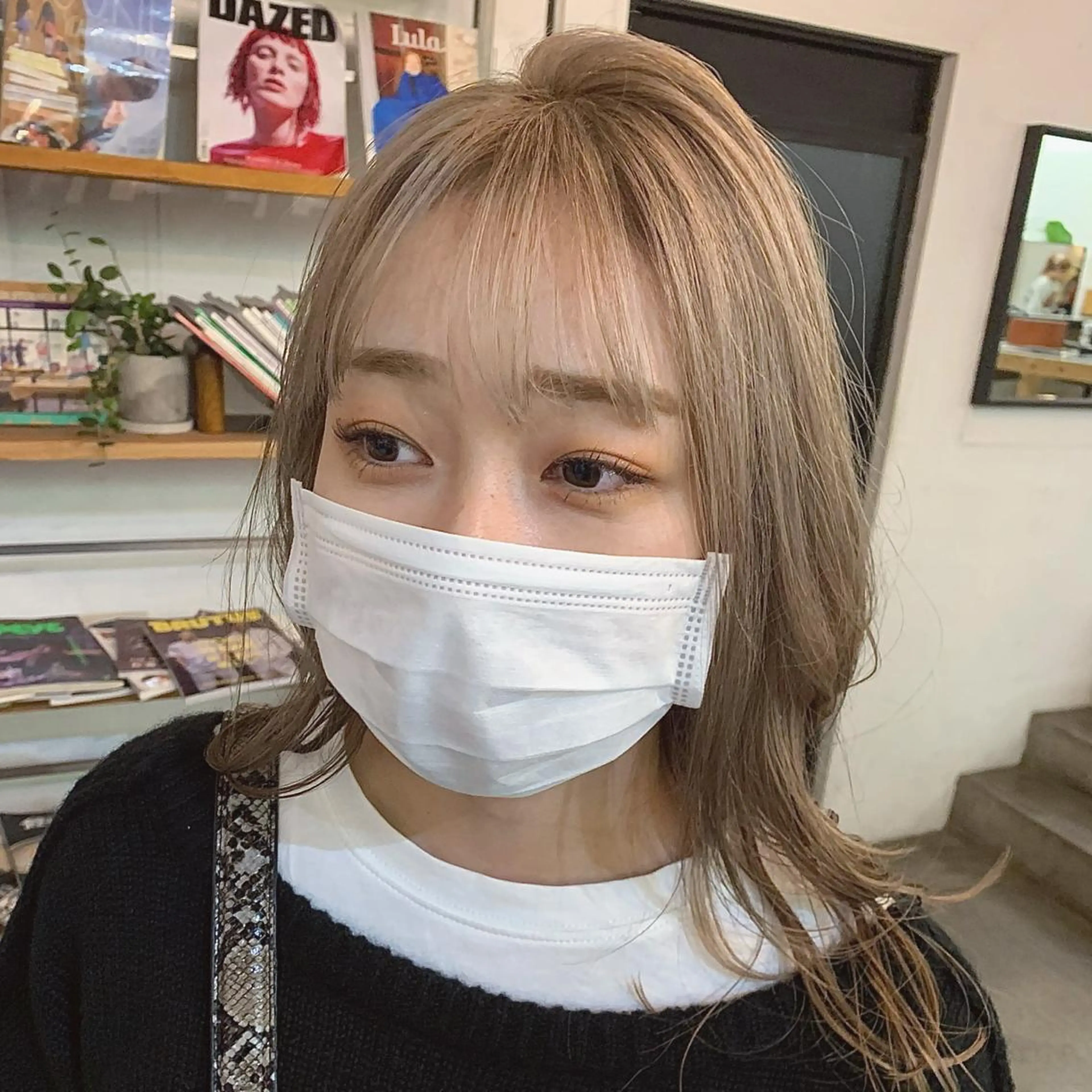 ミディアム カラー ベージュカラー ハイトーンカラー ハイトーンベージュ ハッシュカット カシマハヤトのヘアスタイル