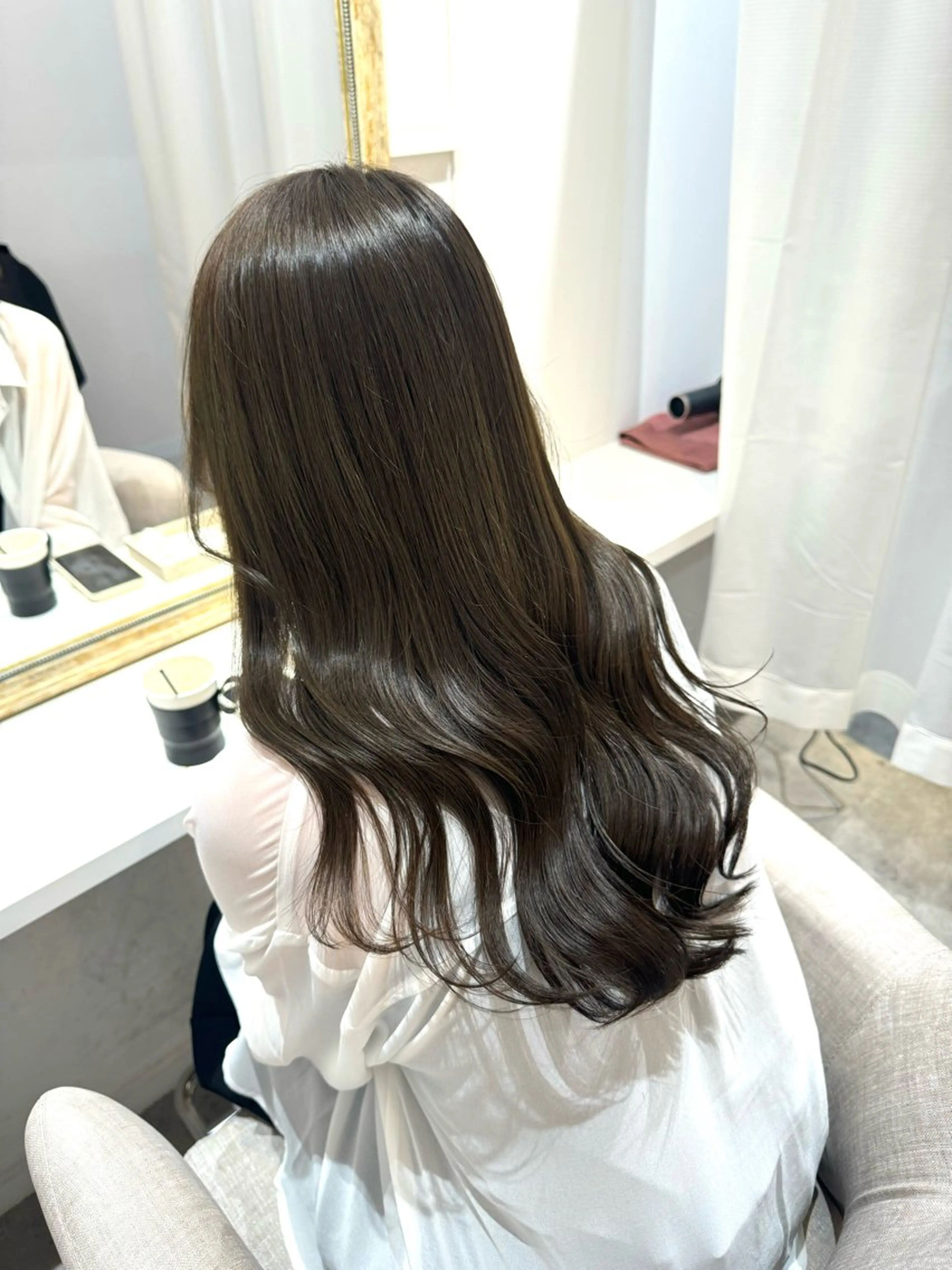 ロング カラー アッシュ アッシュブラウン ベージュカラー 黒髪 ブリーチ 赤み無し柔らかカラー 【梅田】madokaのヘアスタイル