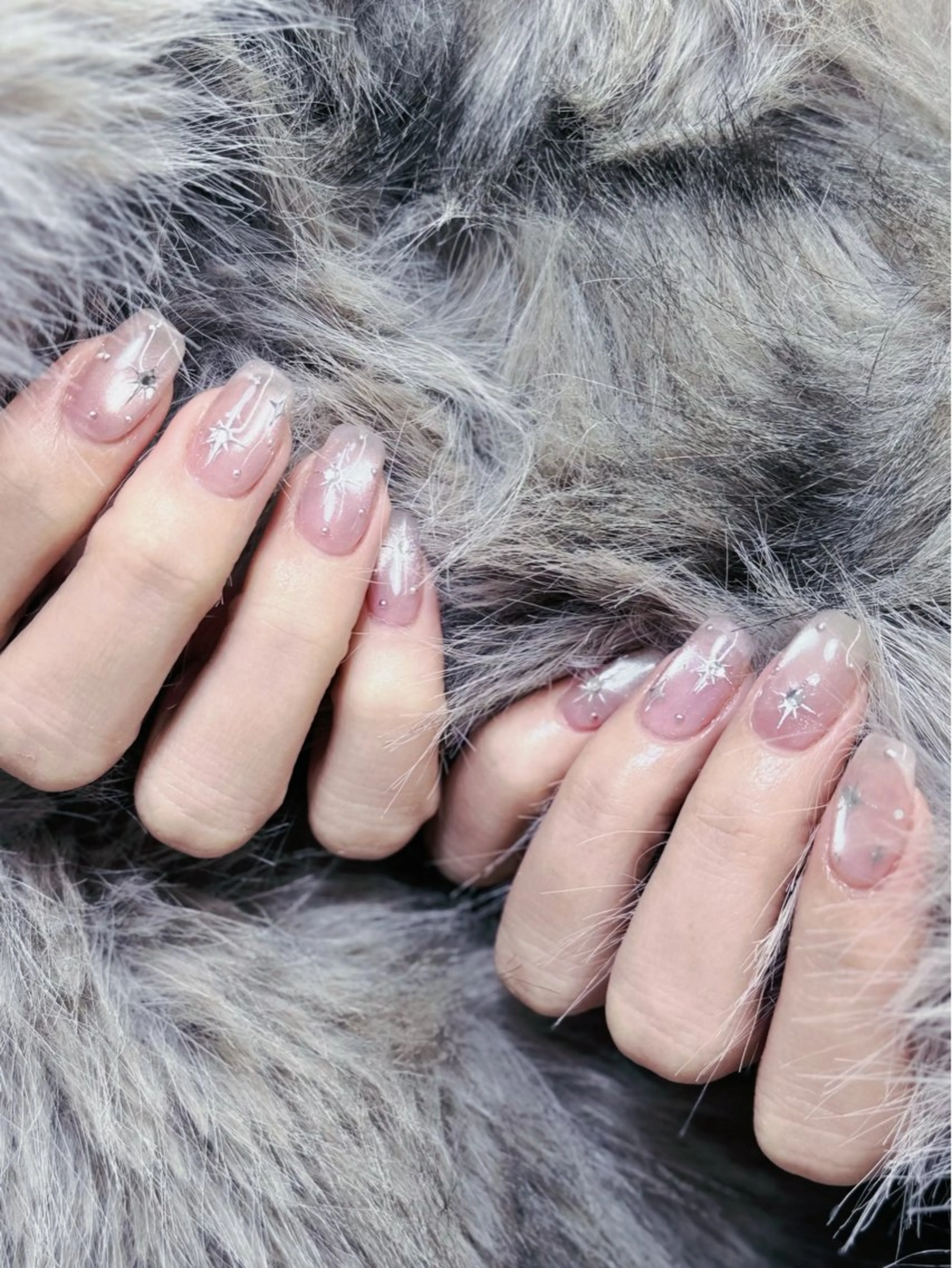 ネイル ハンドネイル グロー ネイルのネイルデザイン