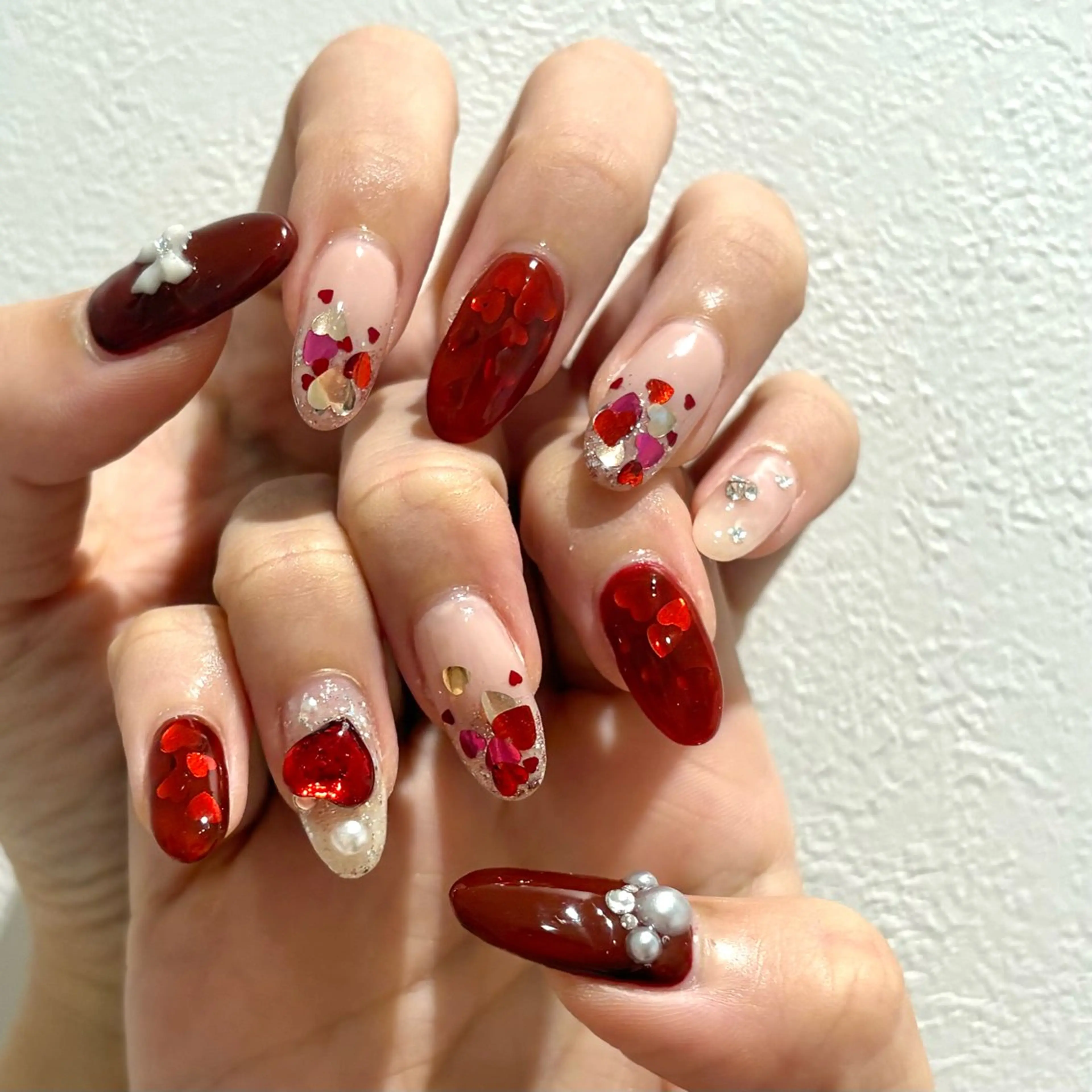 ネイル ハート 赤色 ハンドネイル eight横浜🧸 kumabeのネイルデザイン