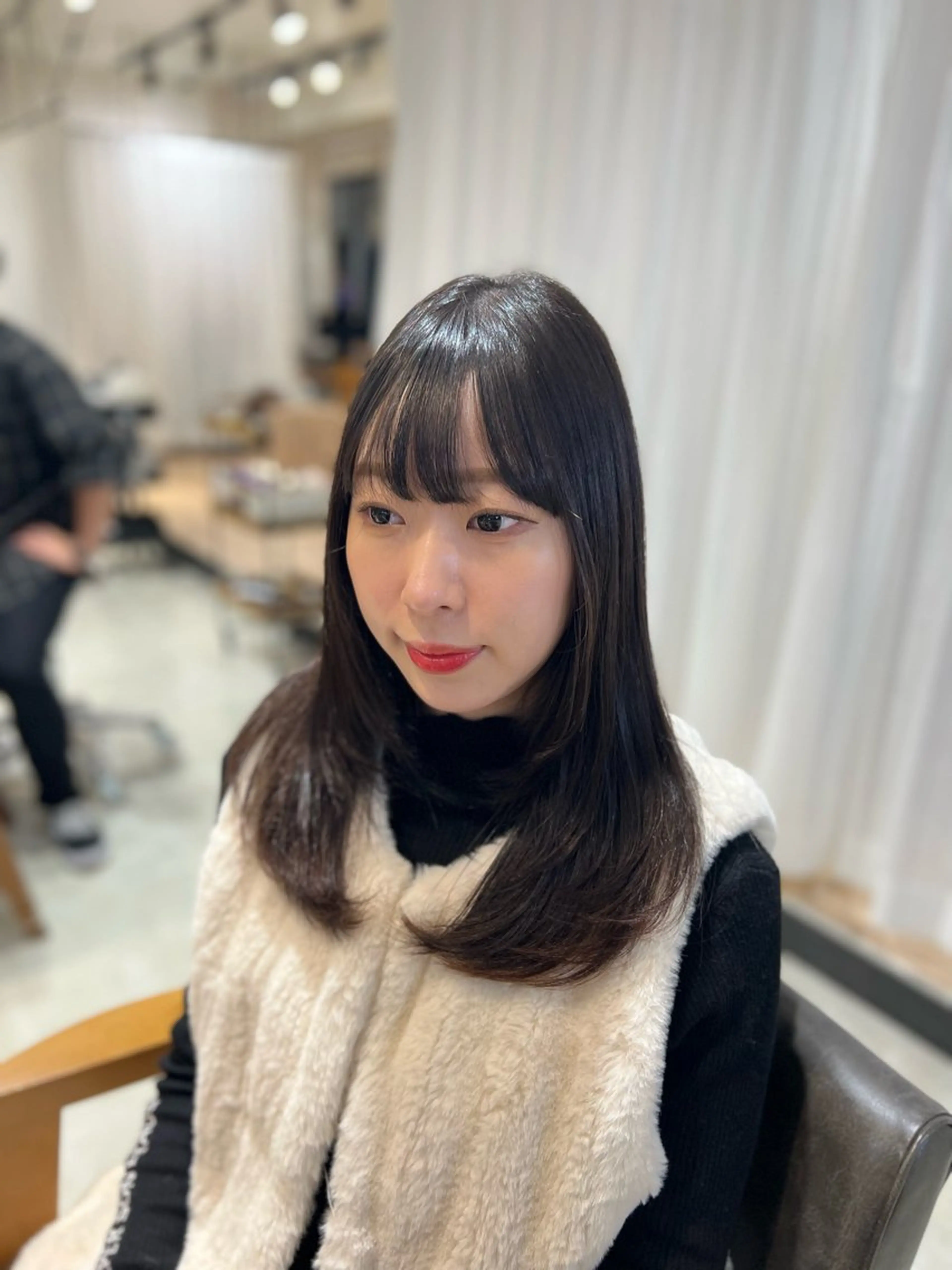 ミディアム レイヤーカット view blue所属・ボブ／ショート 似合わせだいすけのヘアスタイル