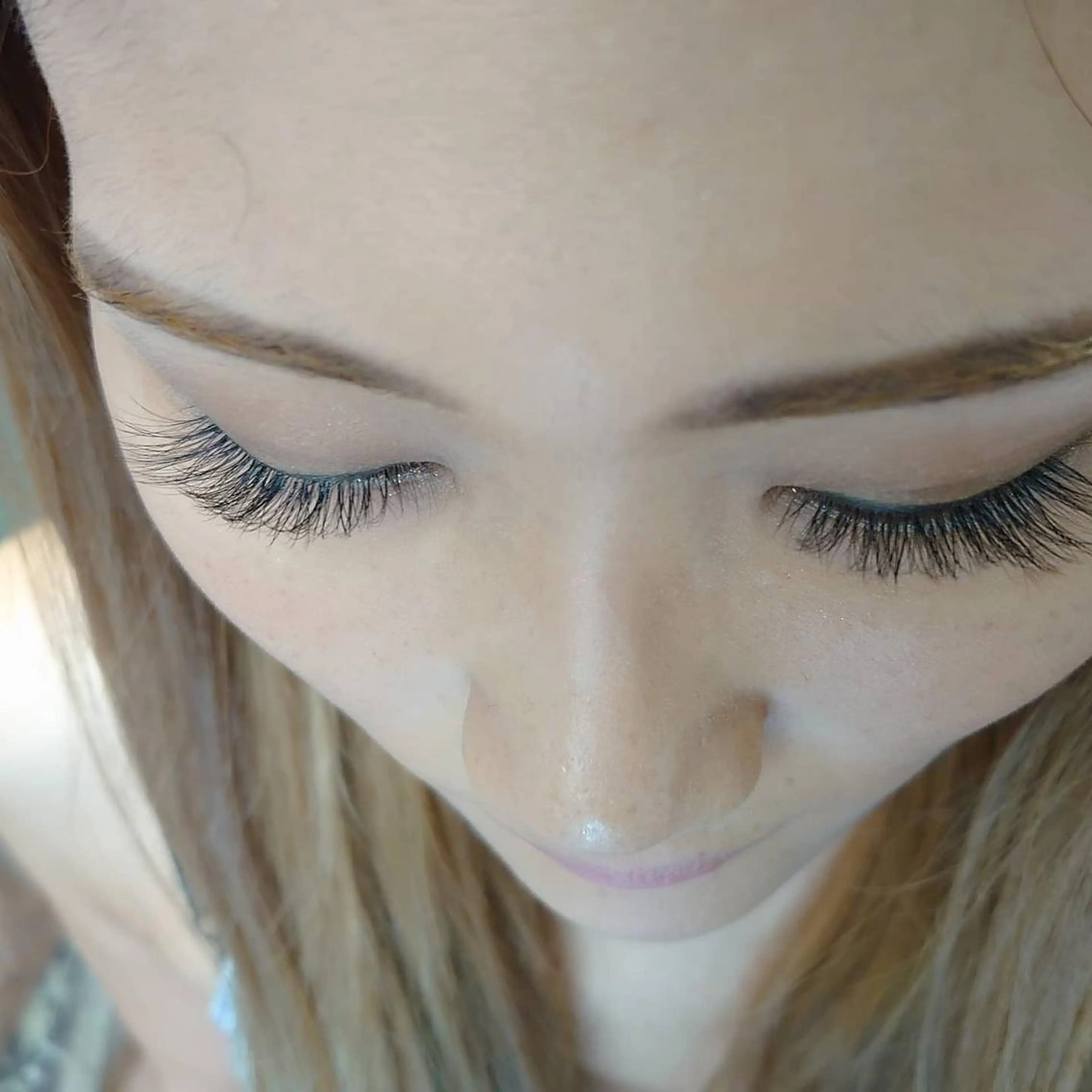 マツエク・マツパ ボリュームラッシュ マツエク OASE アイラッシュの眉毛・アイブロウイメージ