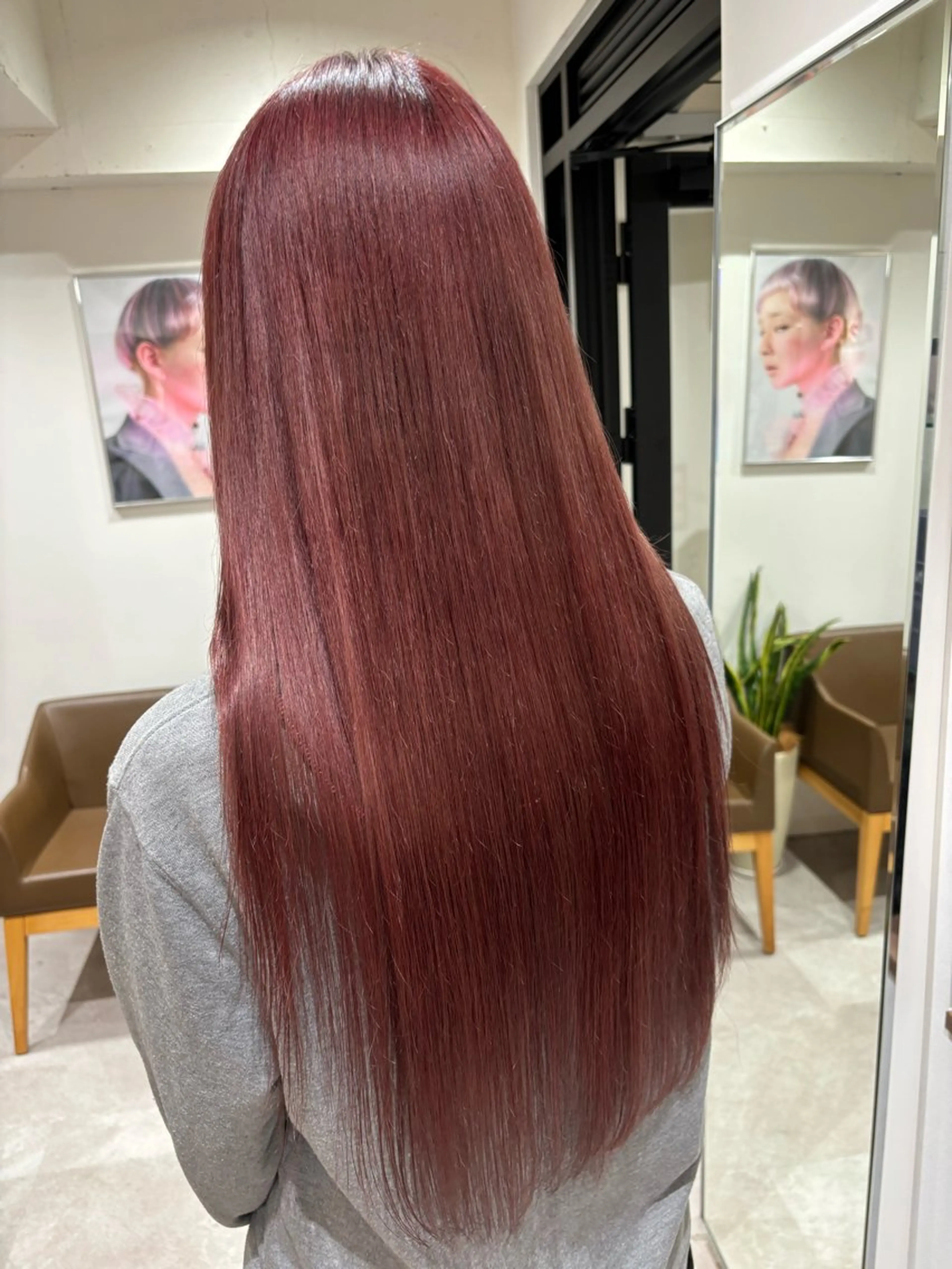 ロング カラー レッドカラー 山田 悠朱里のヘアスタイル