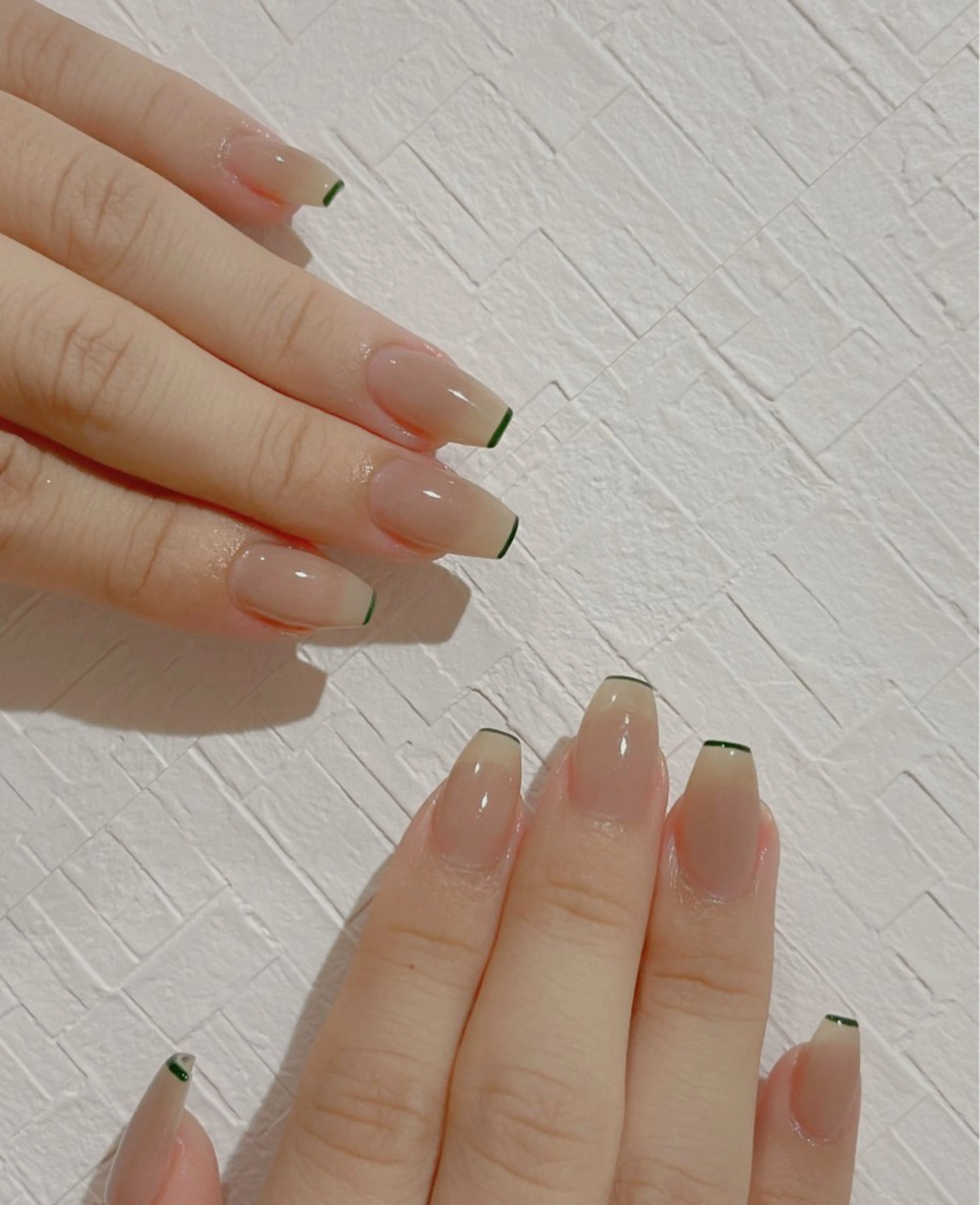 ネイル オーロラネイル 長さ出し フットネイル 韓国ネイル ラメ(グリッター) ハンドネイル 👍thumbs up nail👍のネイルデザイン