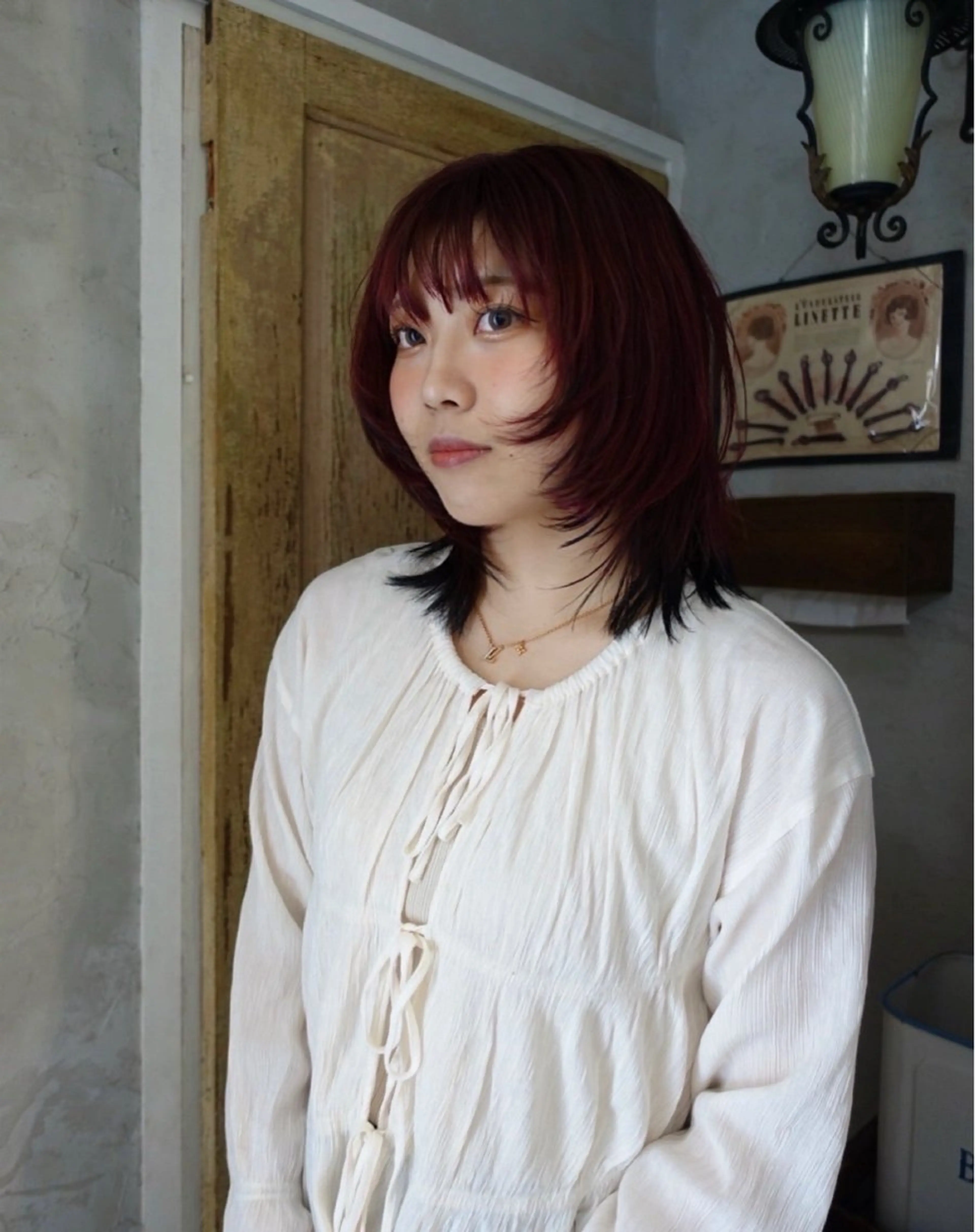 ミディアム カラー 黒髪 ブリーチ 透明感カラー デザインカラー レッドカラー 梅澤 舞のヘアスタイル