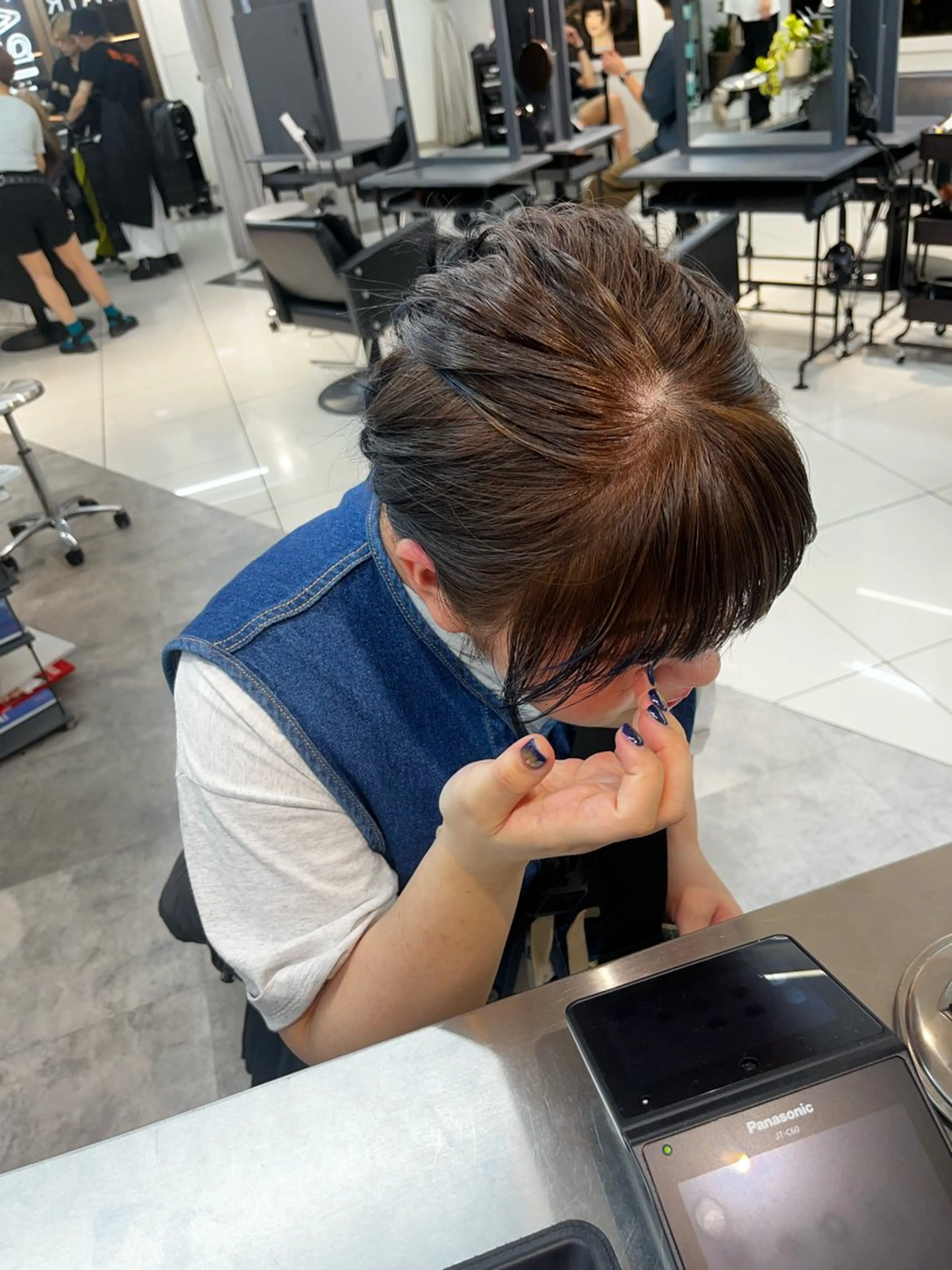 カラー ボブ・顔まわり 💎愛唯(めい)のヘアスタイル