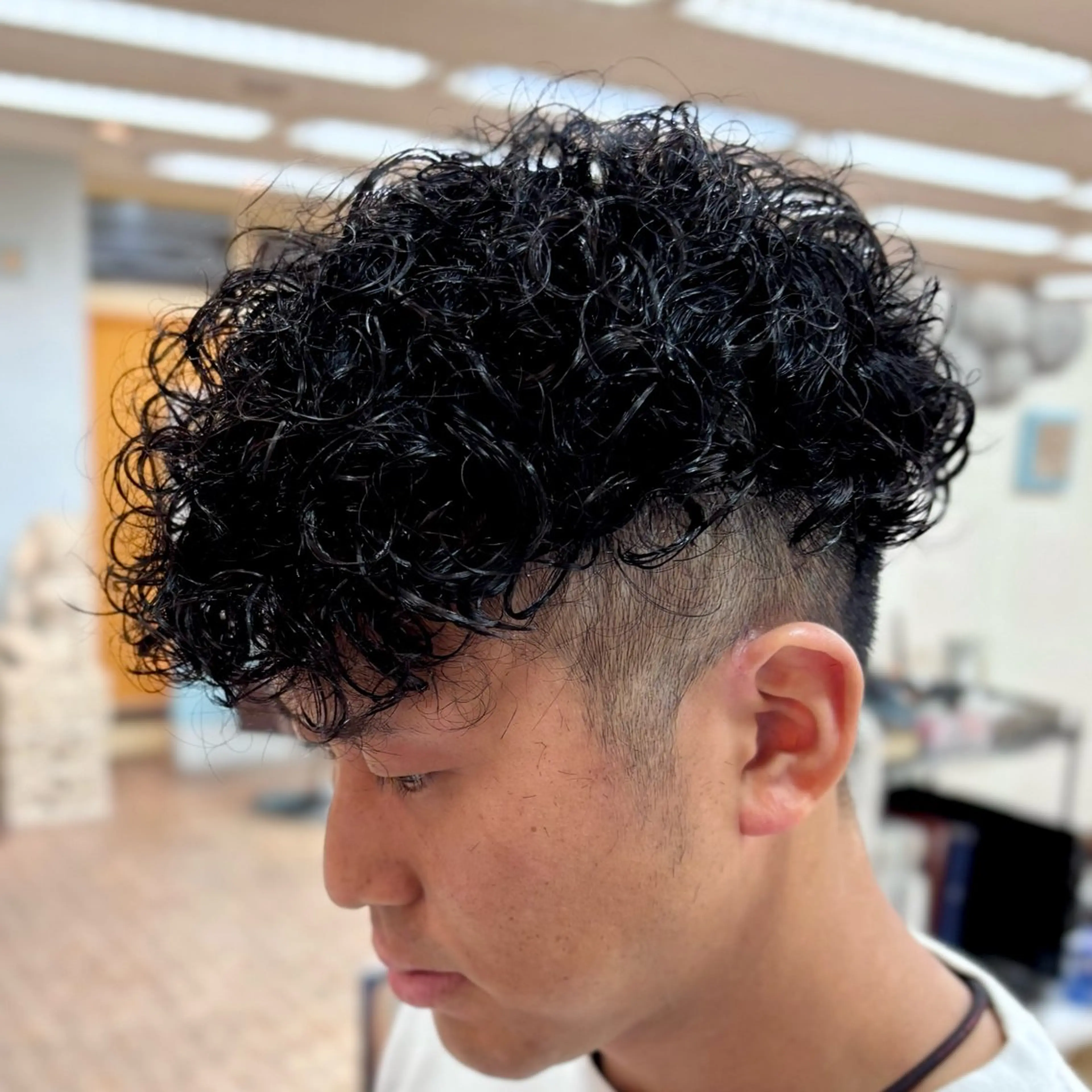 ショート パーマ メンズ メンズパーマ プードルパーマ 刈り上げ プードルパーマ カット パーマ 電髪倶楽部STREET所属・田和 直樹のヘアスタイル