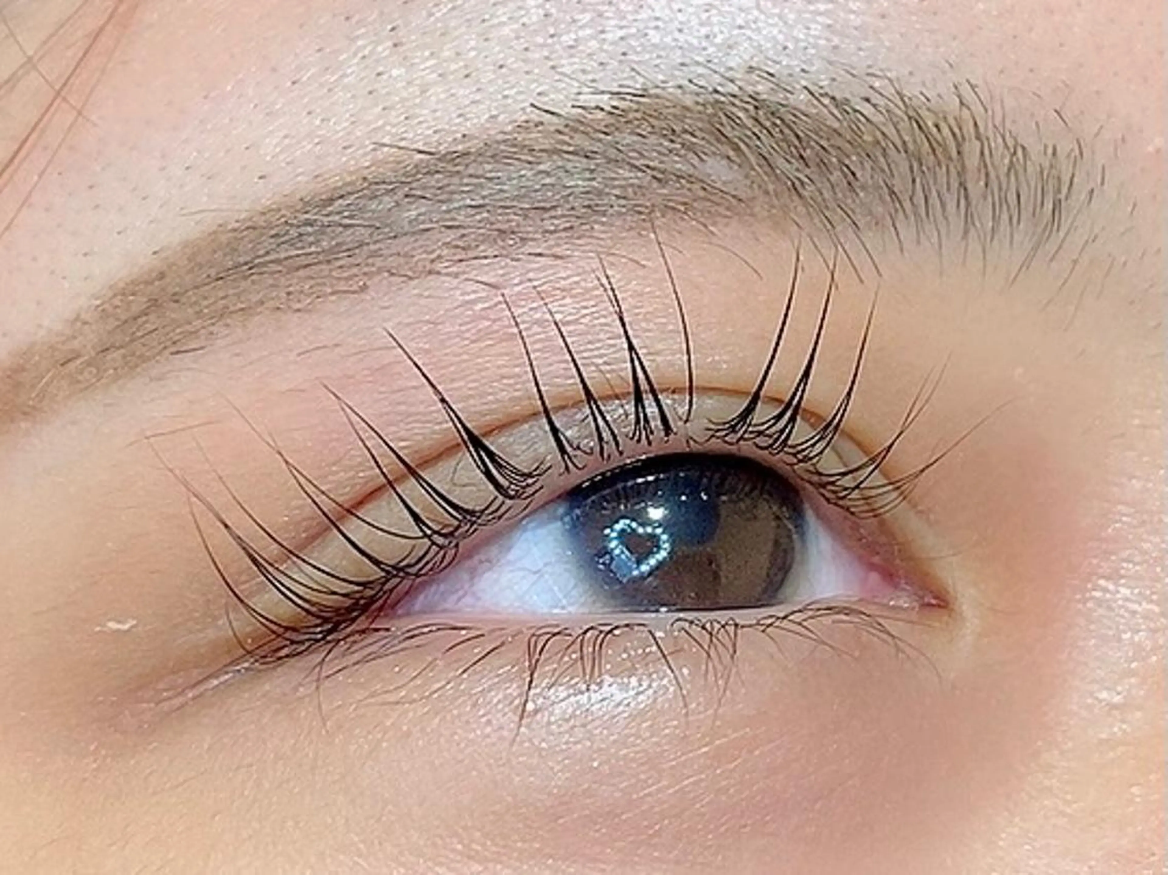 マツエク・マツパ 束感まつ毛 marbles 安田 未優のマツエク・マツパデザイン