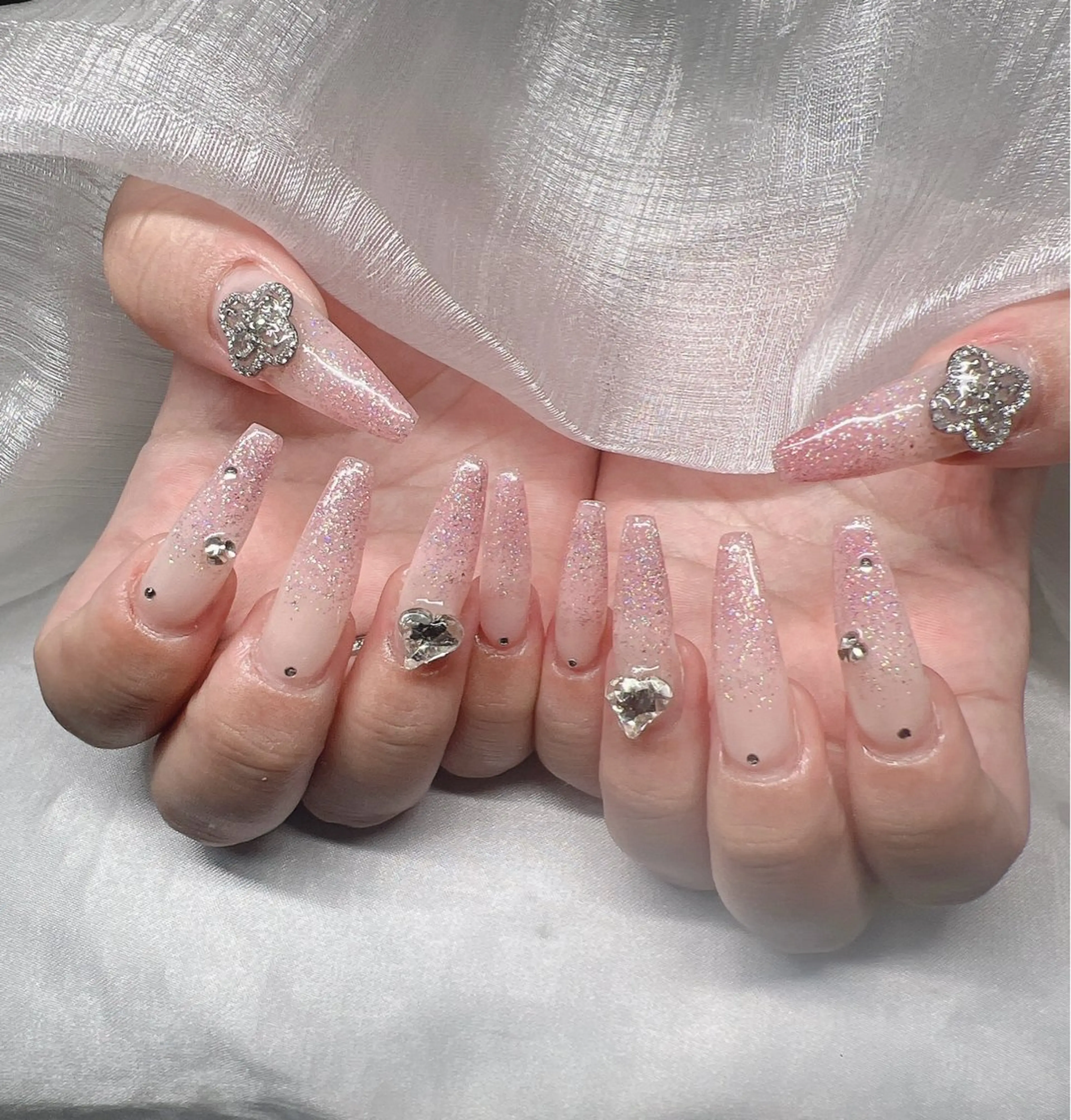 ネイル 長さ出し グラデーション 卒業式 キラキラネイル マグネットネイル ハンドネイル Lee Nailsのネイルデザイン