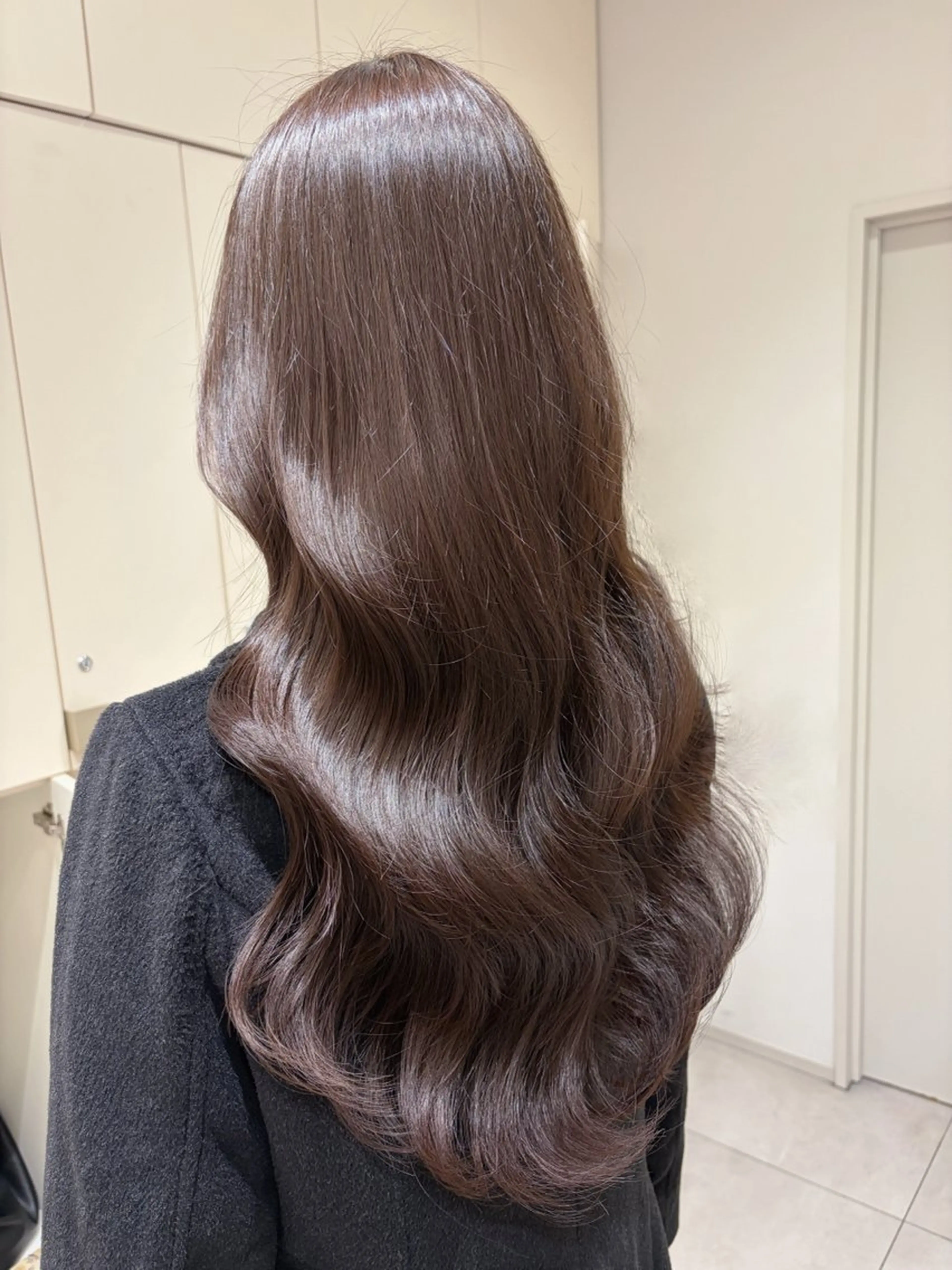 ロング カット ヘアカラー トリートメント oto🎀×美髪× シースルー前髪🤍のヘアスタイル