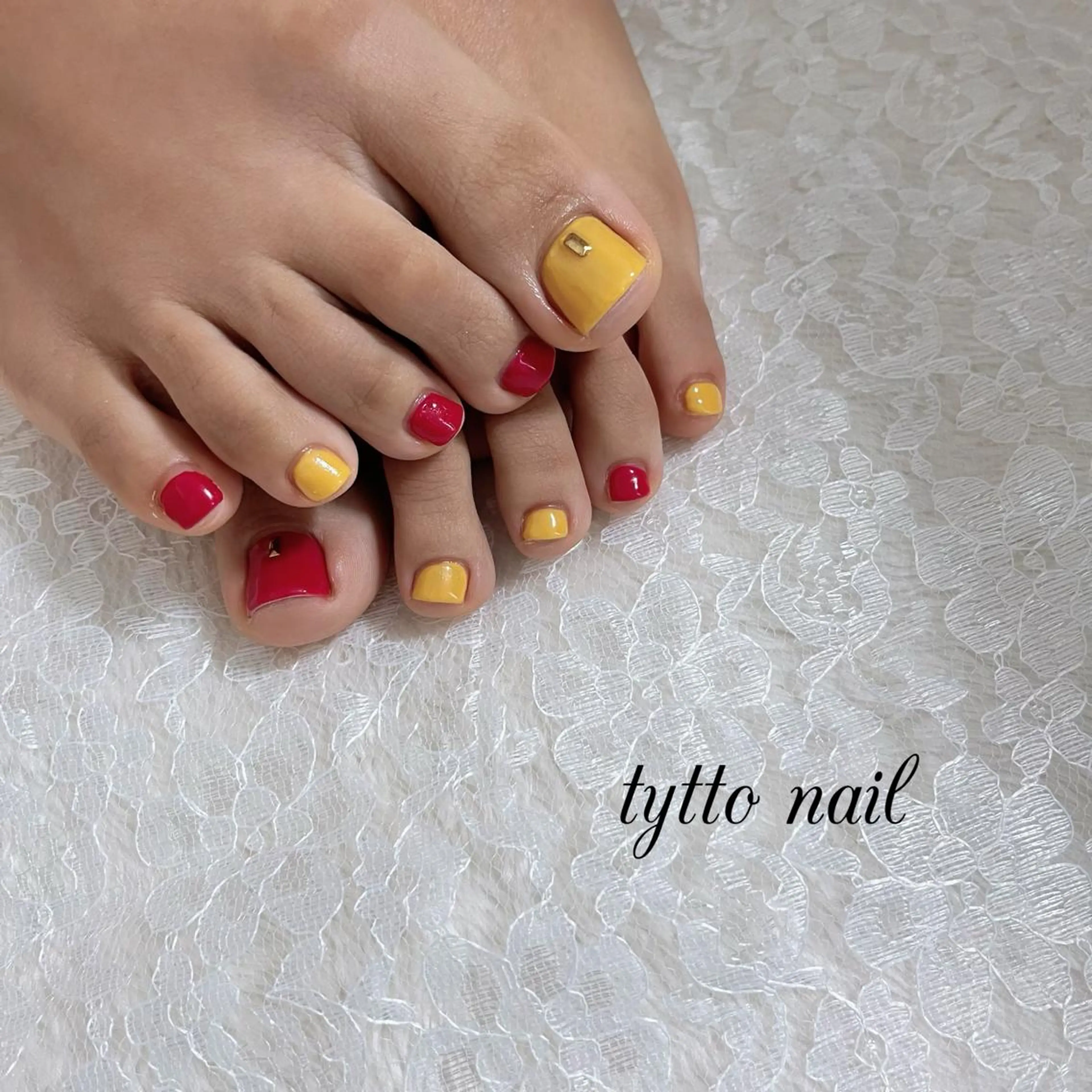 ネイル フットネイル オフィスネイル ワンカラーネイル 赤色 シンプルネイル フットネイル tytto nail ❤︎‪‪eri‪‪のネイルデザイン