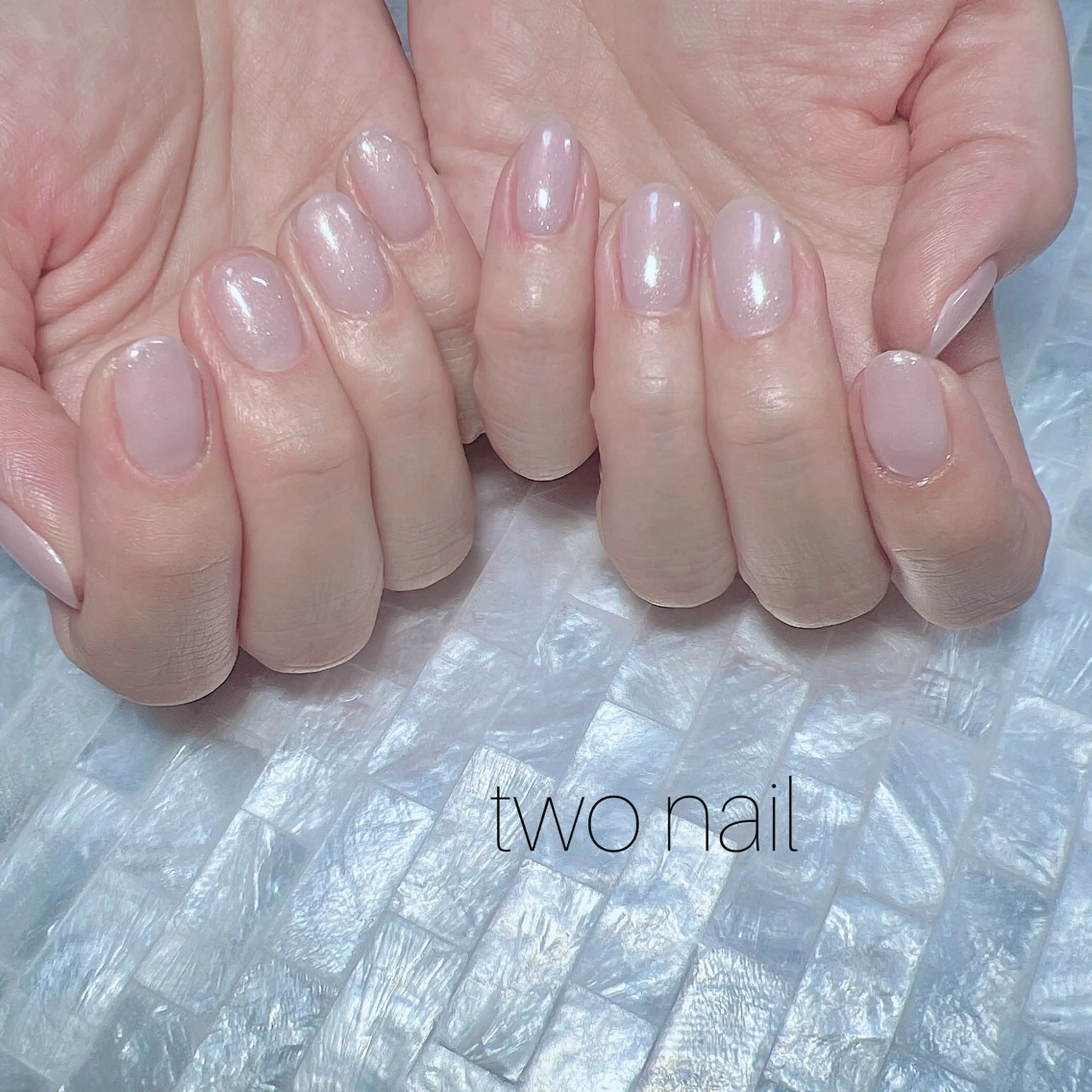 ネイル キラキラネイル ネイルチップ ホワイト ハンドネイル two nailのネイルデザイン