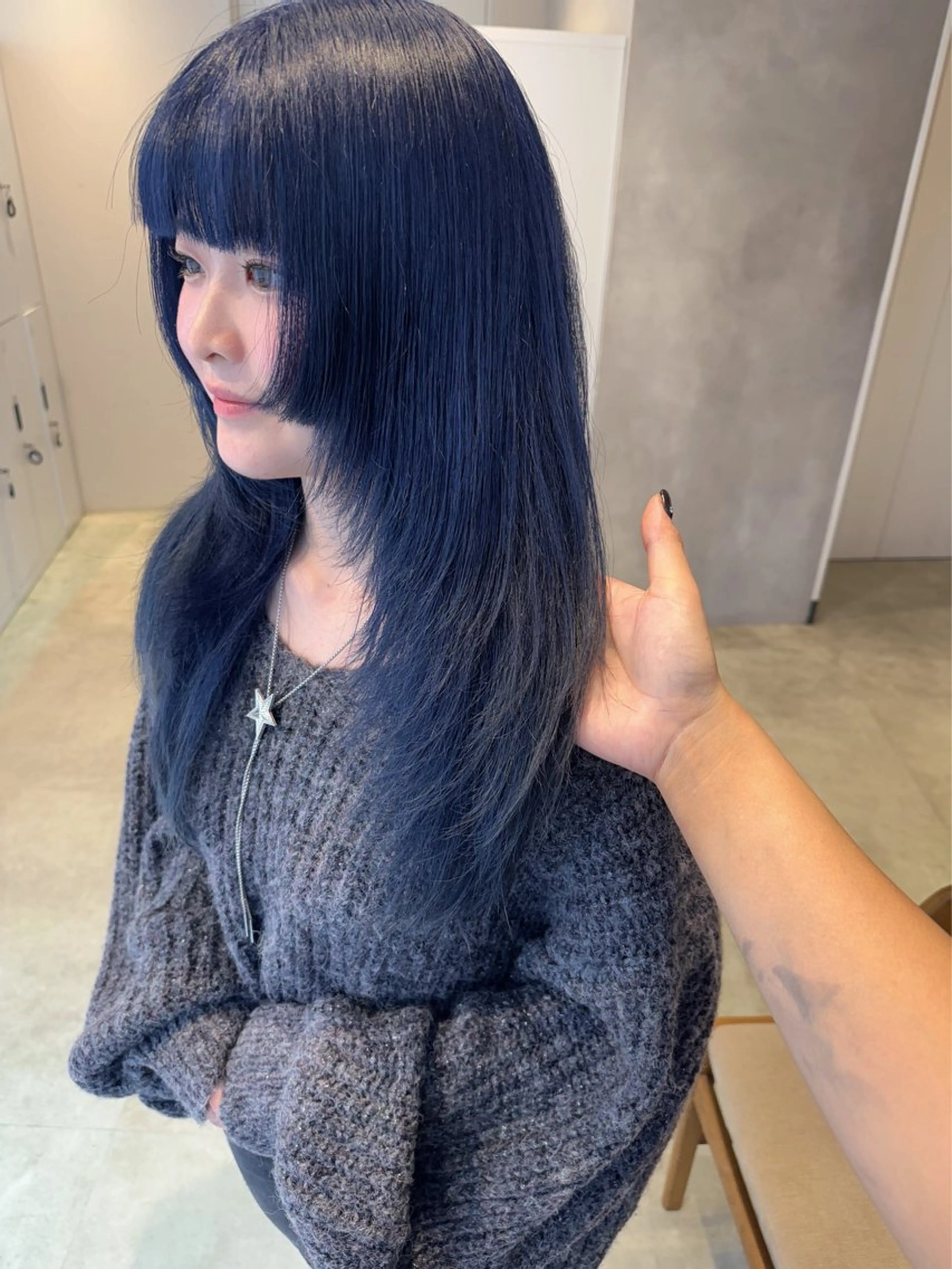 カラー ブリーチ ブルーカラー ネイビーカラー カット ヘアカラー トリートメント 透明感カラー✨艶髪 制作🌱山根あゆみのヘアスタイル