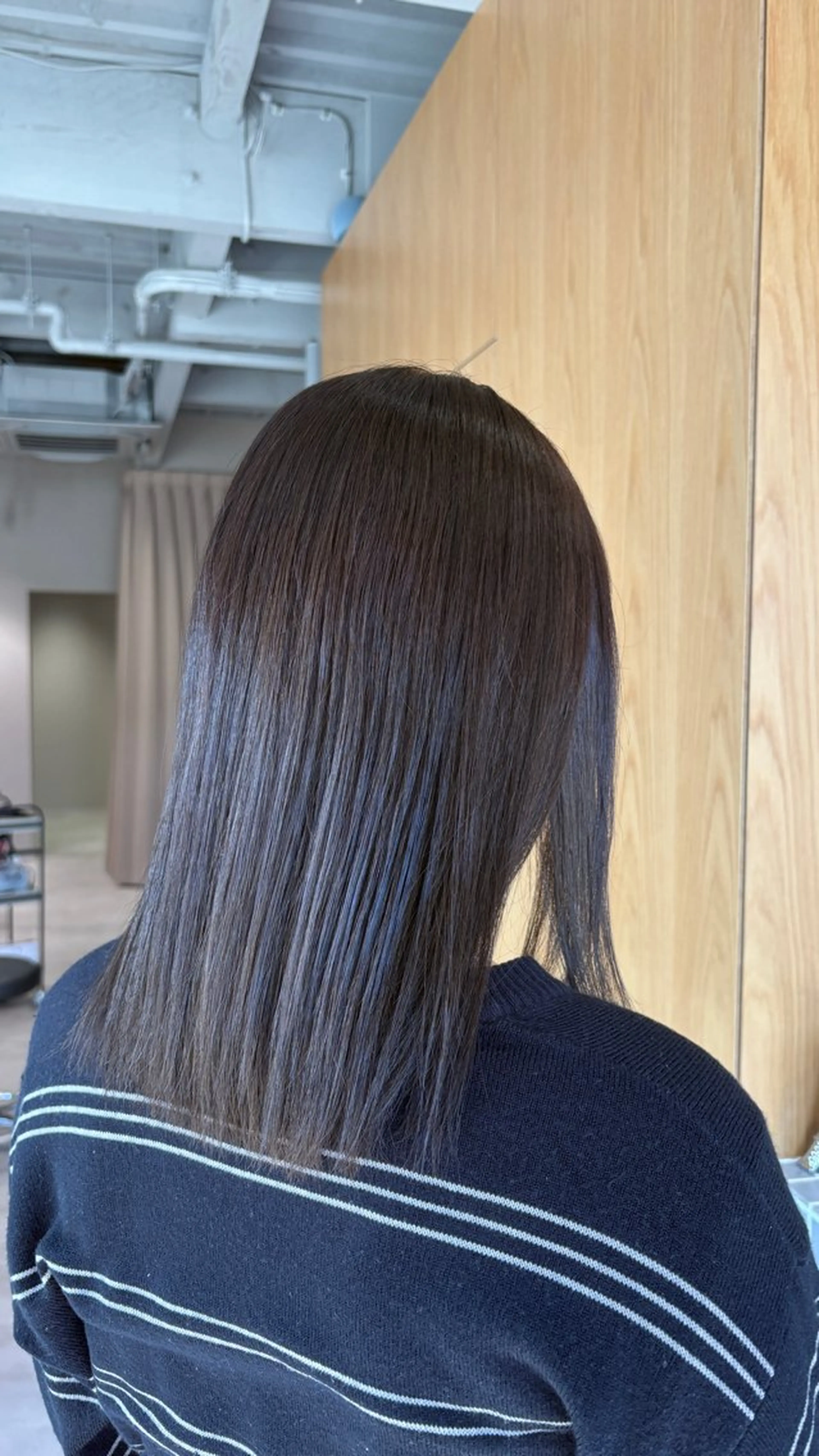 セミロング ヘアカラー 井山 葵のヘアスタイル