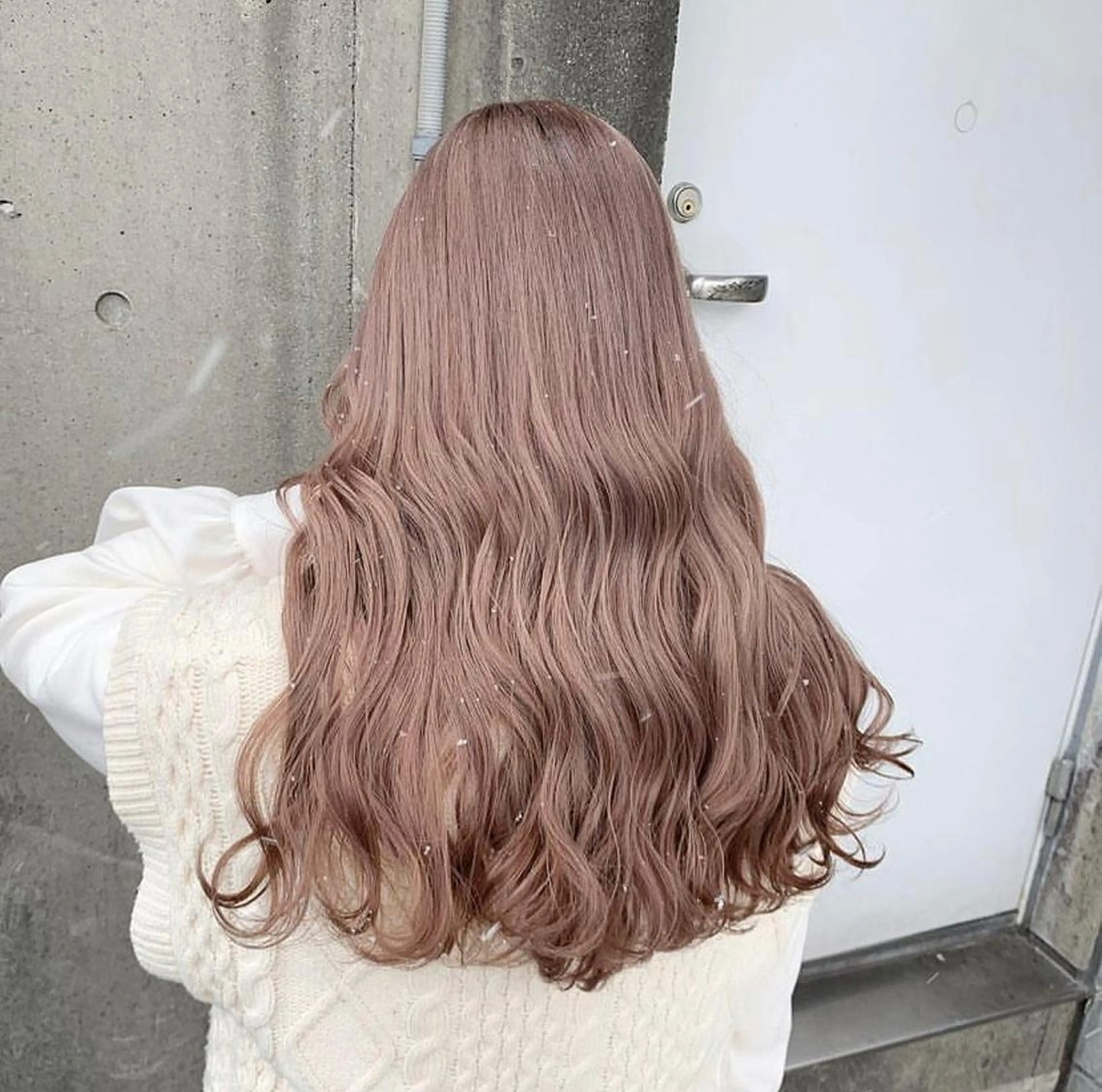 ロング くすみミルクティー／ ブラウン🪡TOWAのヘアスタイル