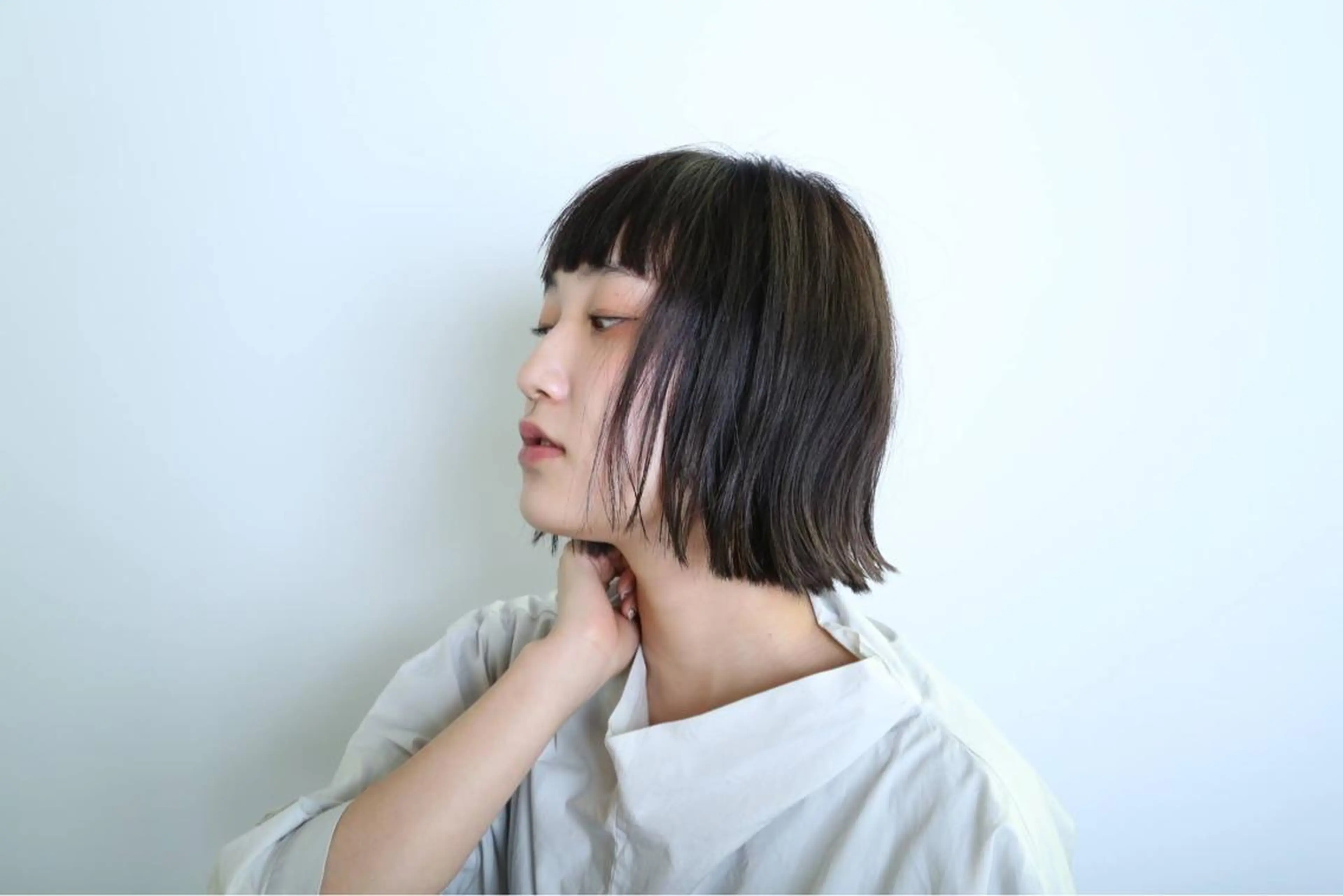 ショート カラー 切りっぱなしボブ ブルーカラー ブルージュ ボブ 🌕ホンブ ユウイチ【代表】🌕のヘアスタイル