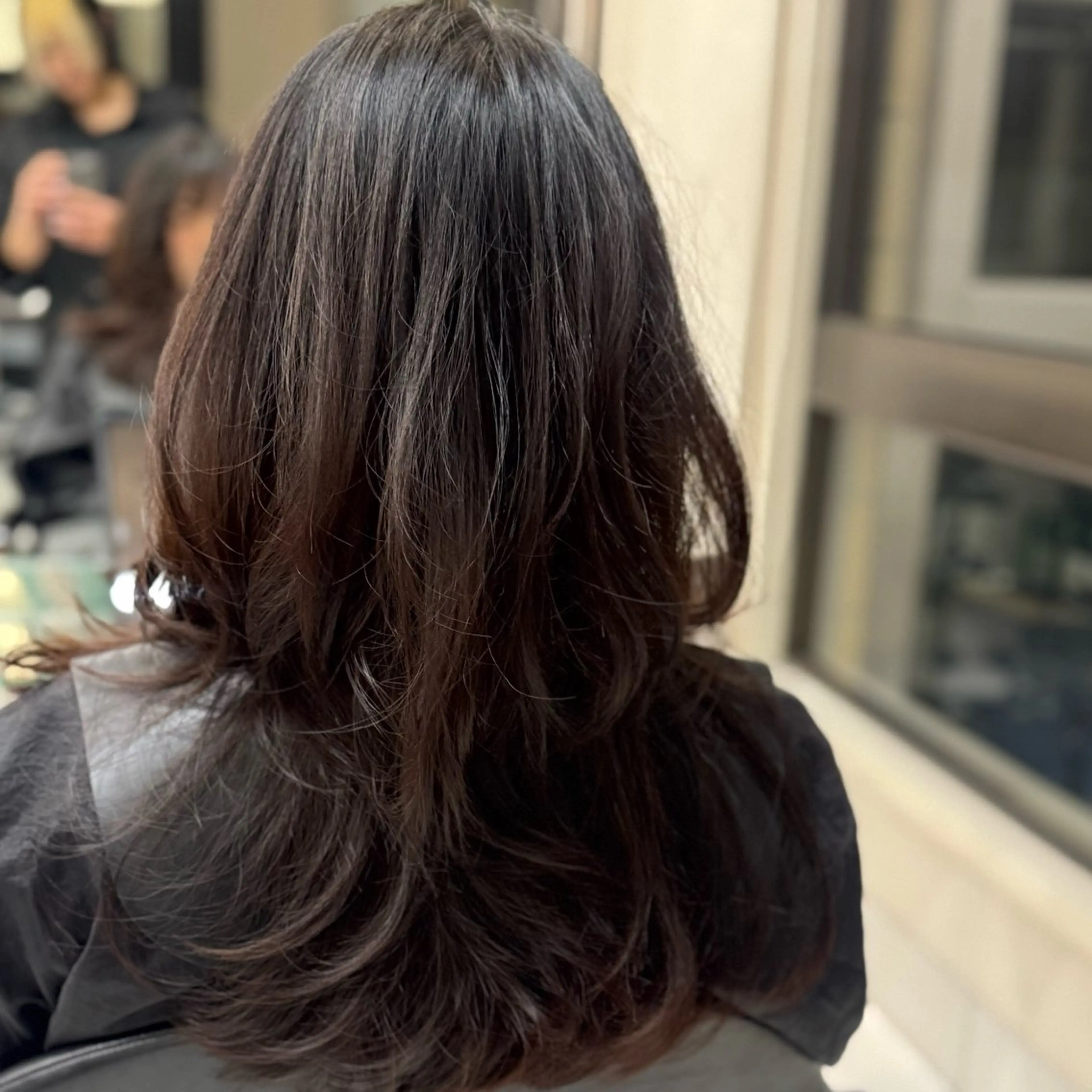 ロング 岡乃 麻衣のヘアスタイル