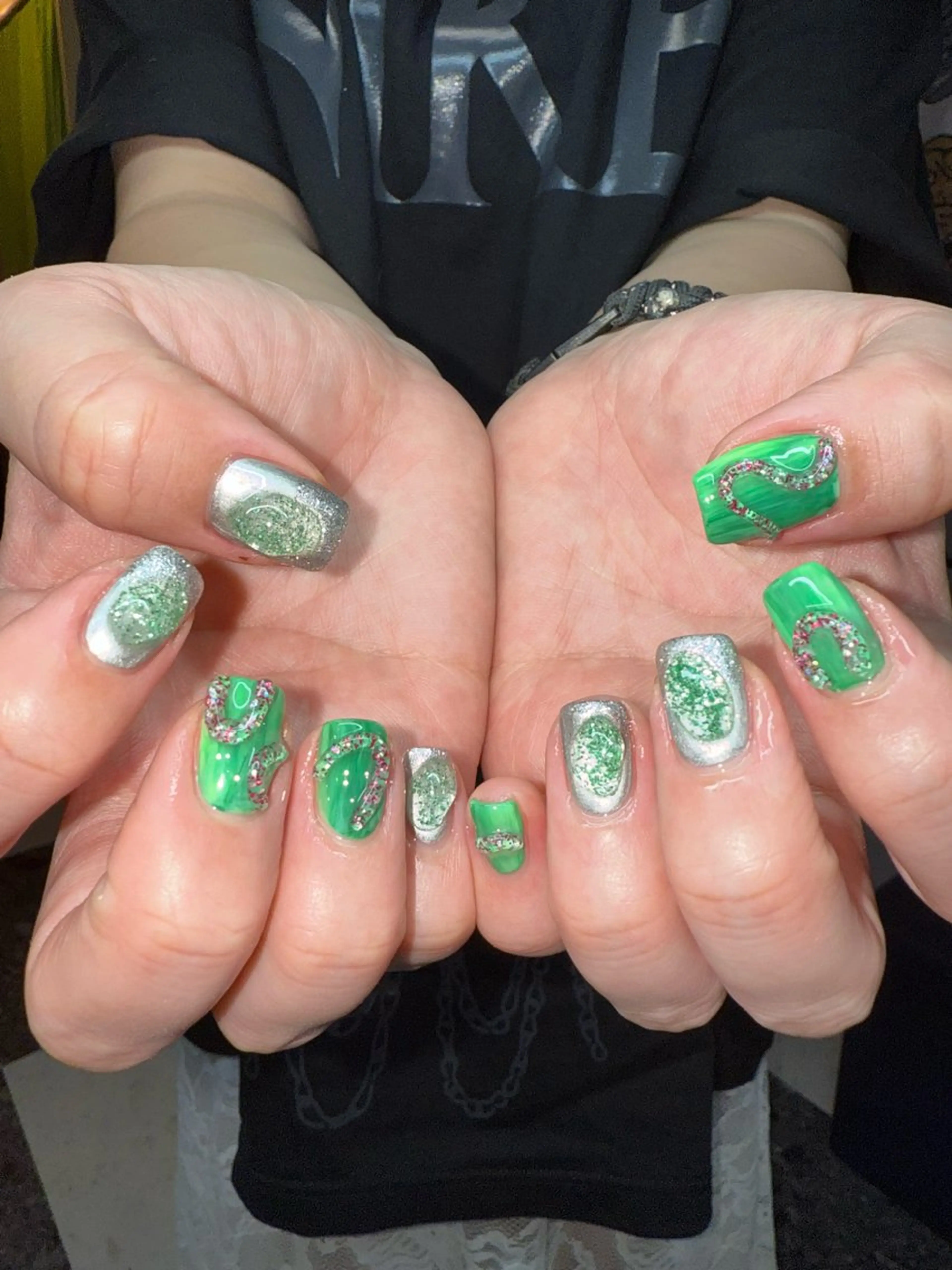 ネイル グリーン シンプルネイル ハンドネイル posa nail モエミのネイルデザイン