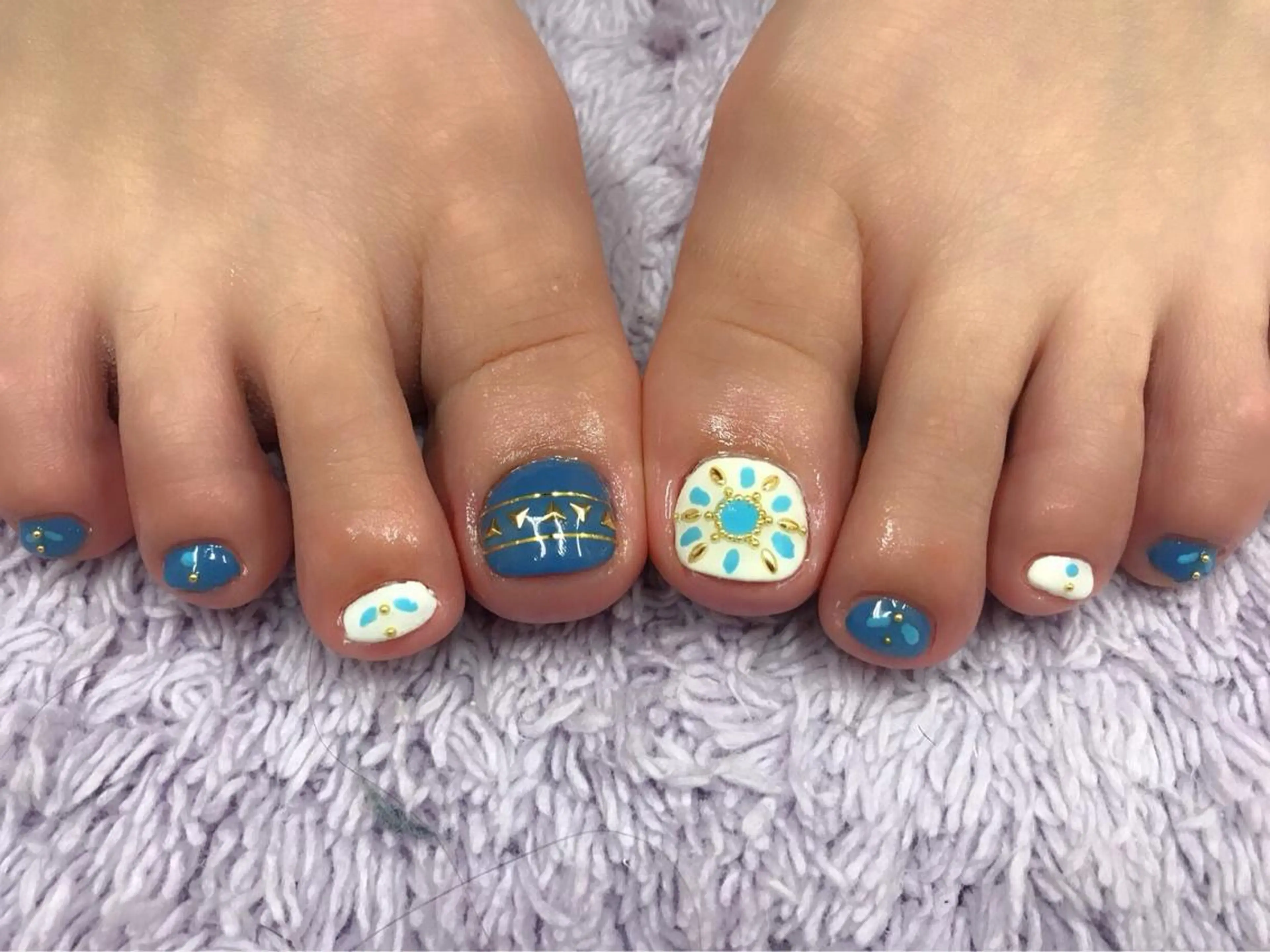 ネイル 指名支持率NO.1 スタイリストのヘアスタイル