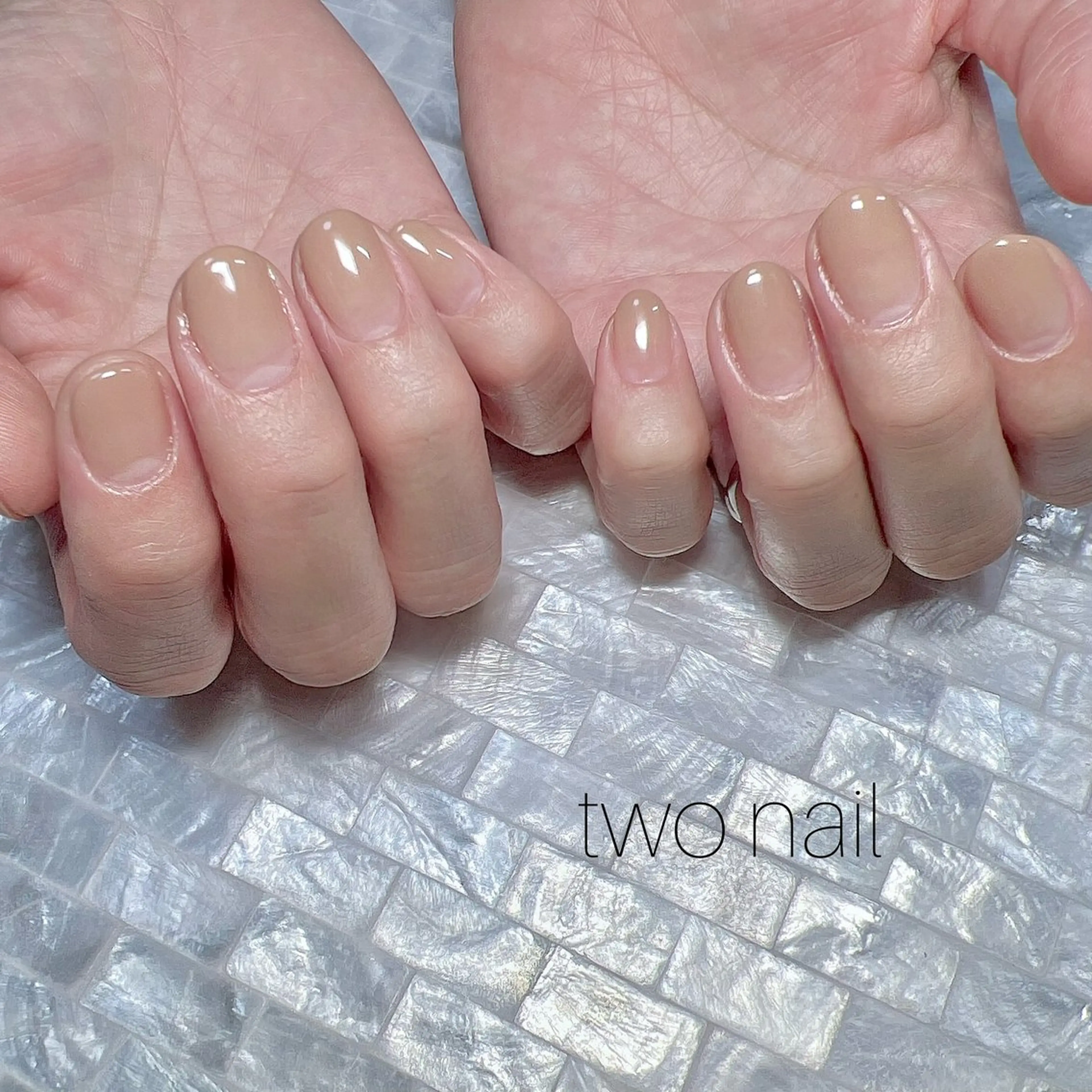 ネイル ブラウン ネイルチップ ホワイト ハンドネイル two nailのネイルデザイン