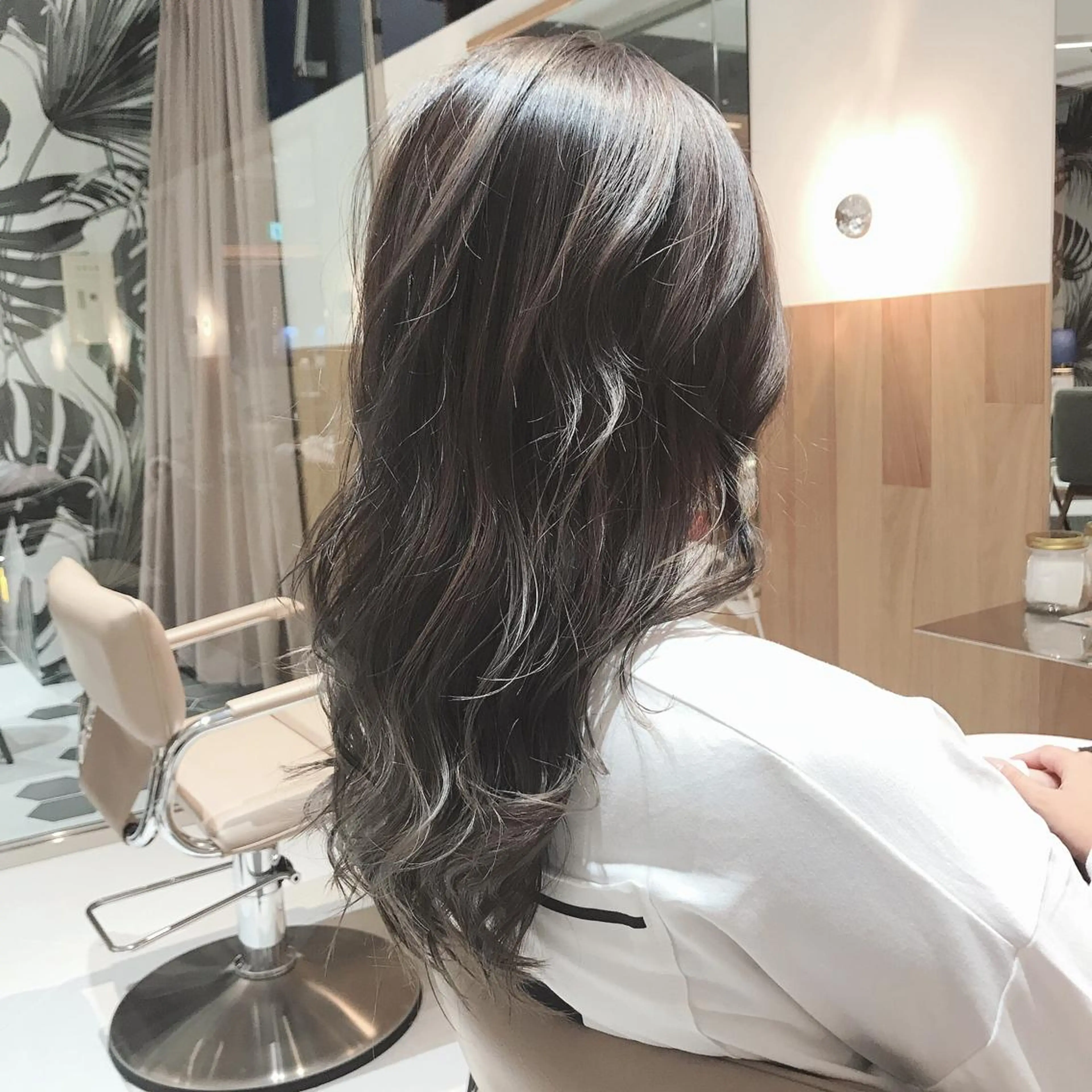 ロング カラー グラデーションカラー ハイライトカラー ハイライト カット ヘアカラー ボブ/ハイトーン 立川loose 下田のヘアスタイル