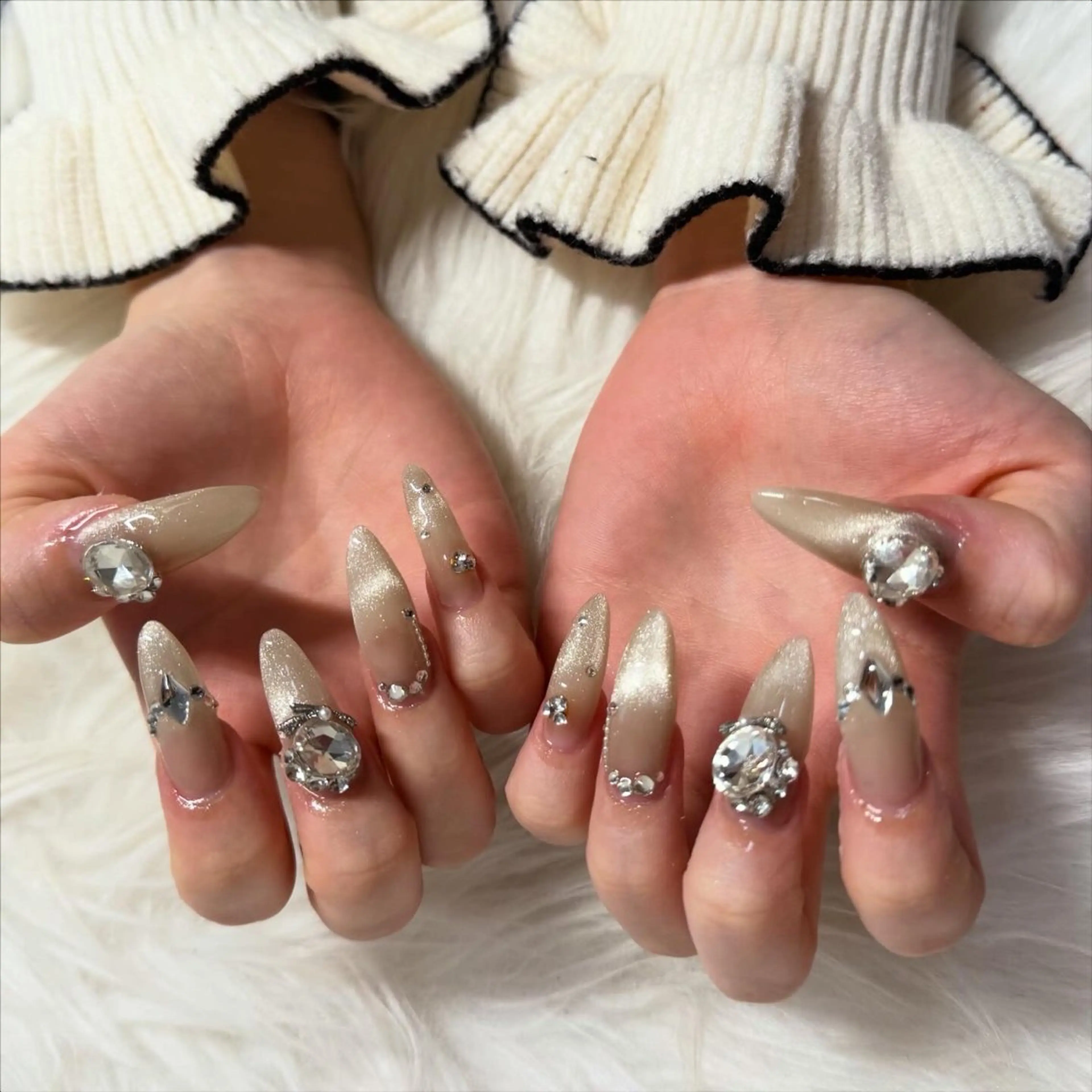 ロング ハンドネイル mao .のネイルデザイン