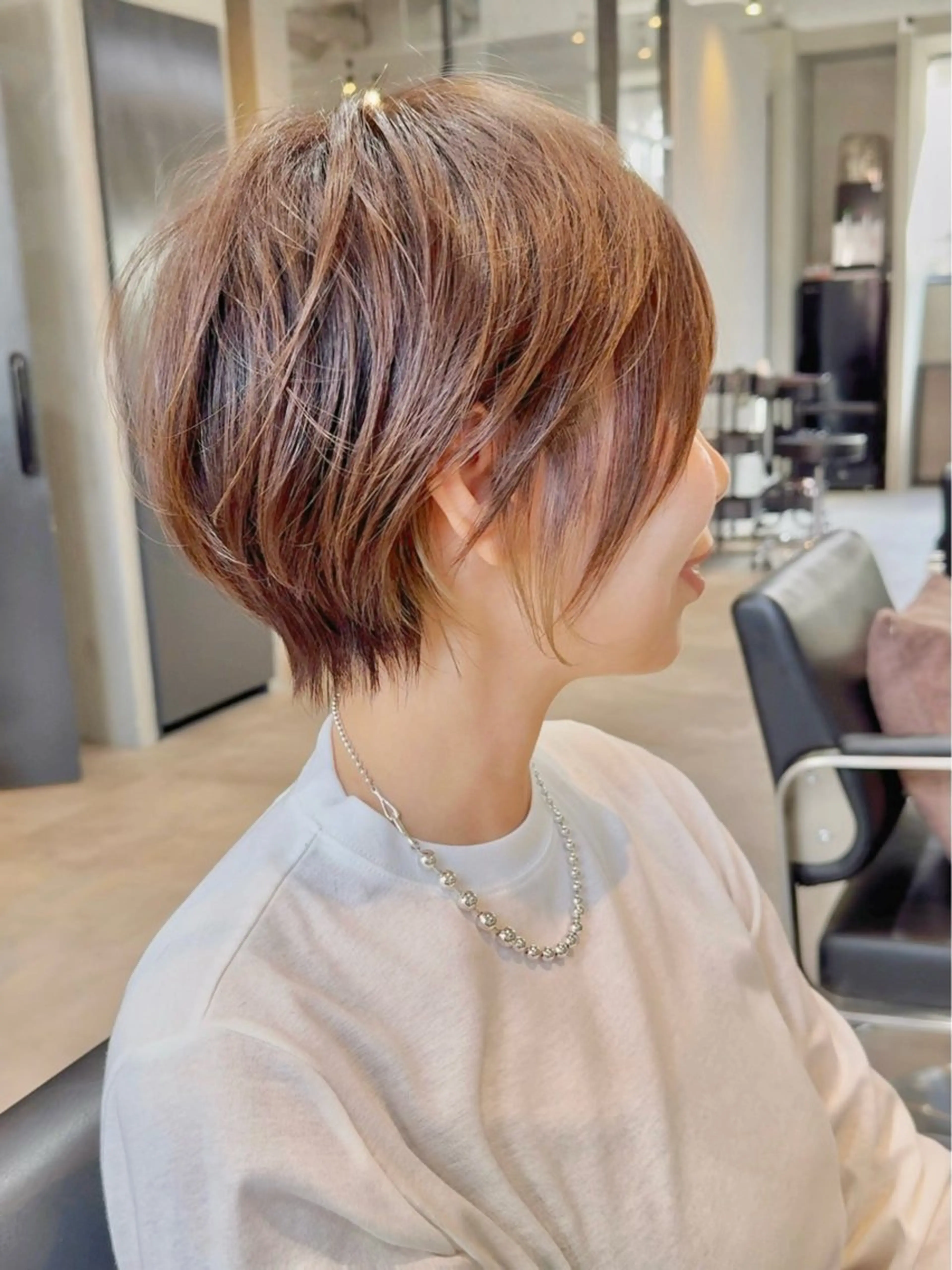 ショート カラー レイヤーカット ショートヘア 西山 友哉のヘアスタイル
