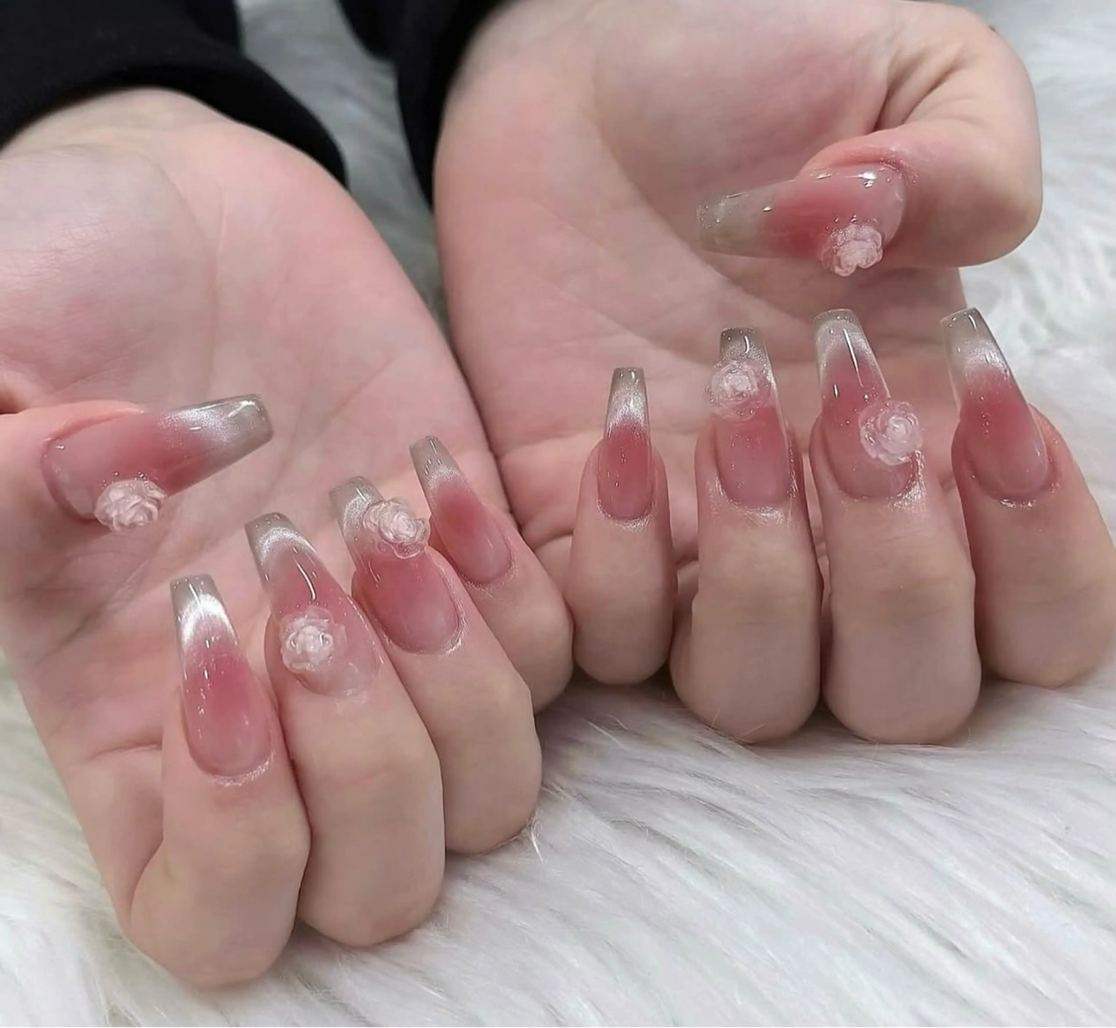 ネイル グラデーション キラキラネイル ワンカラーネイル 冬ネイル Jenn Nail Salonのネイルデザイン