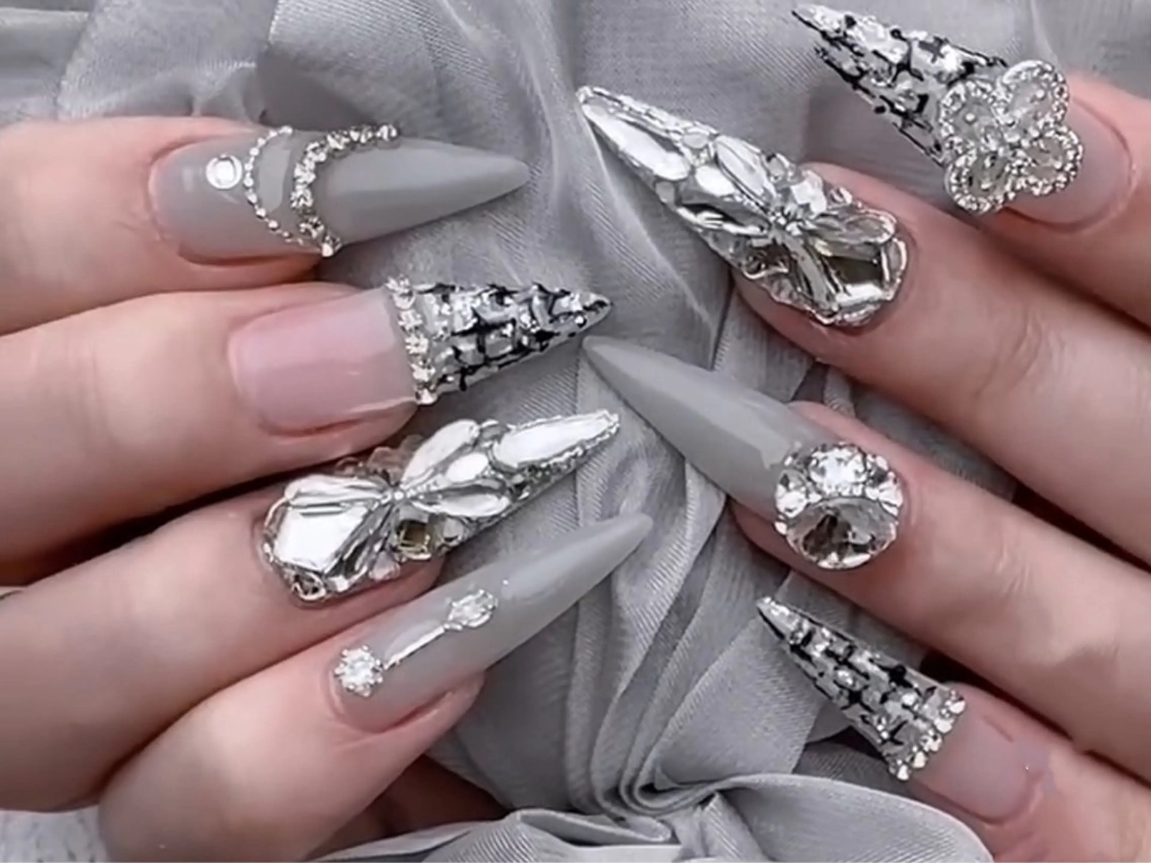 ネイル ハンドネイル Mona【パラジェル ・長さ出し専門店】のネイルデザイン