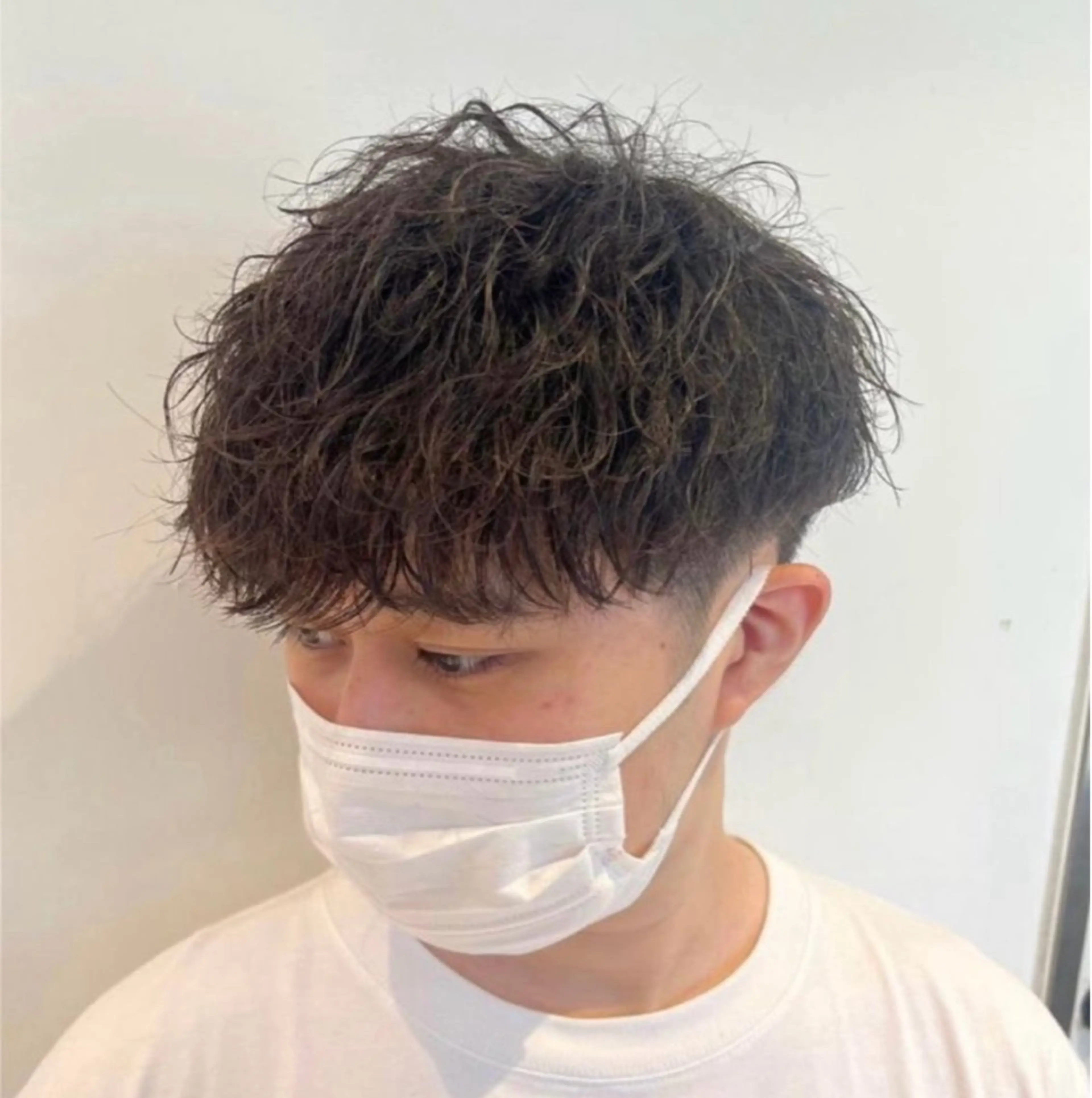 パーマ メンズ センターパート メンズパーマ 波巻きパーマ ニュアンスパーマ メンズパーマ特化森田 真衣🌟のヘアスタイル