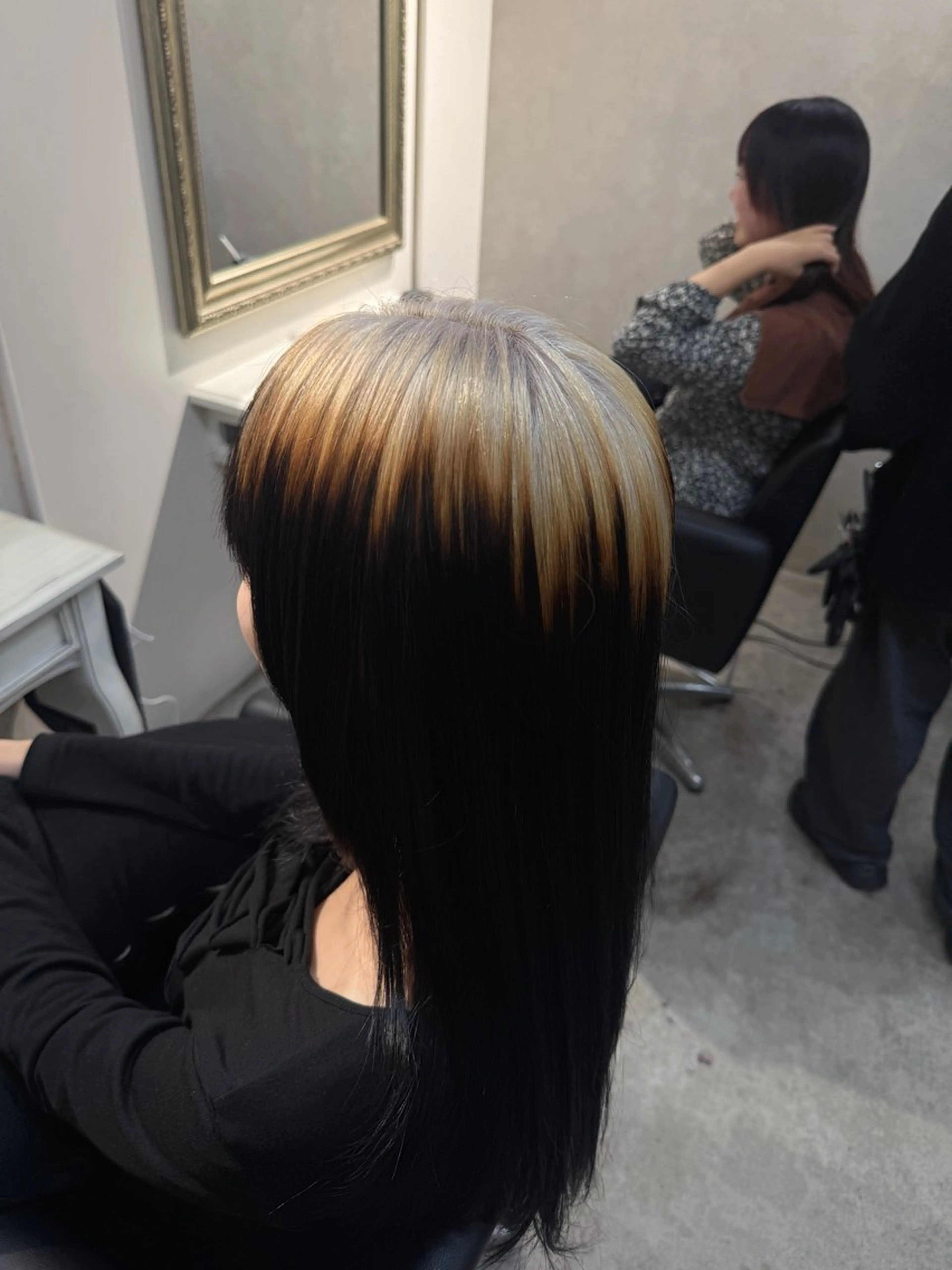 ロング カラー ブリーチ 堀江／韓国／成人式 カラー／みずき🐩のヘアスタイル