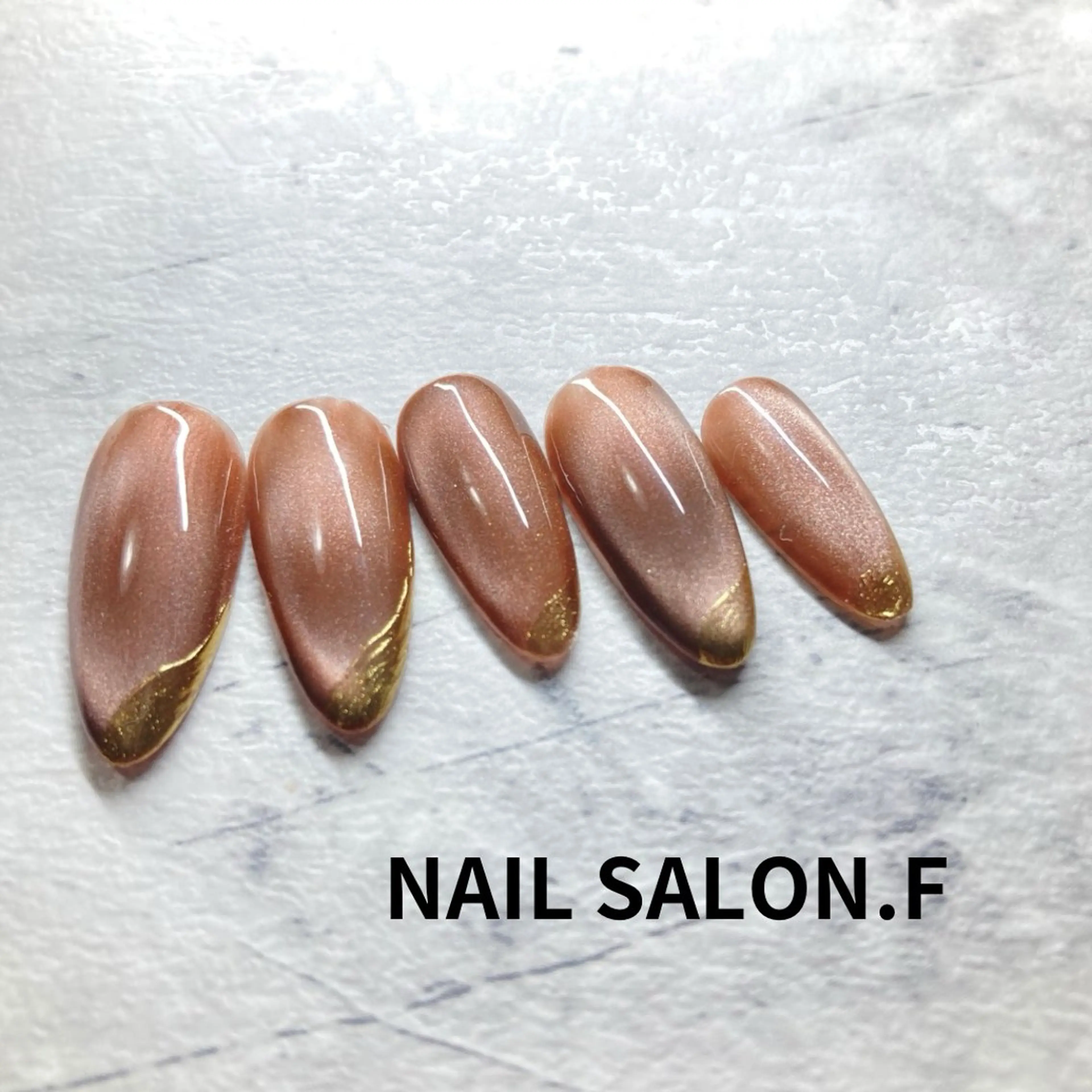 ネイル マグネットネイル ミラーネイル ハンドネイル ネイルサロン・エフ所属・ネイルサロン.エフ kaoriのネイルデザイン