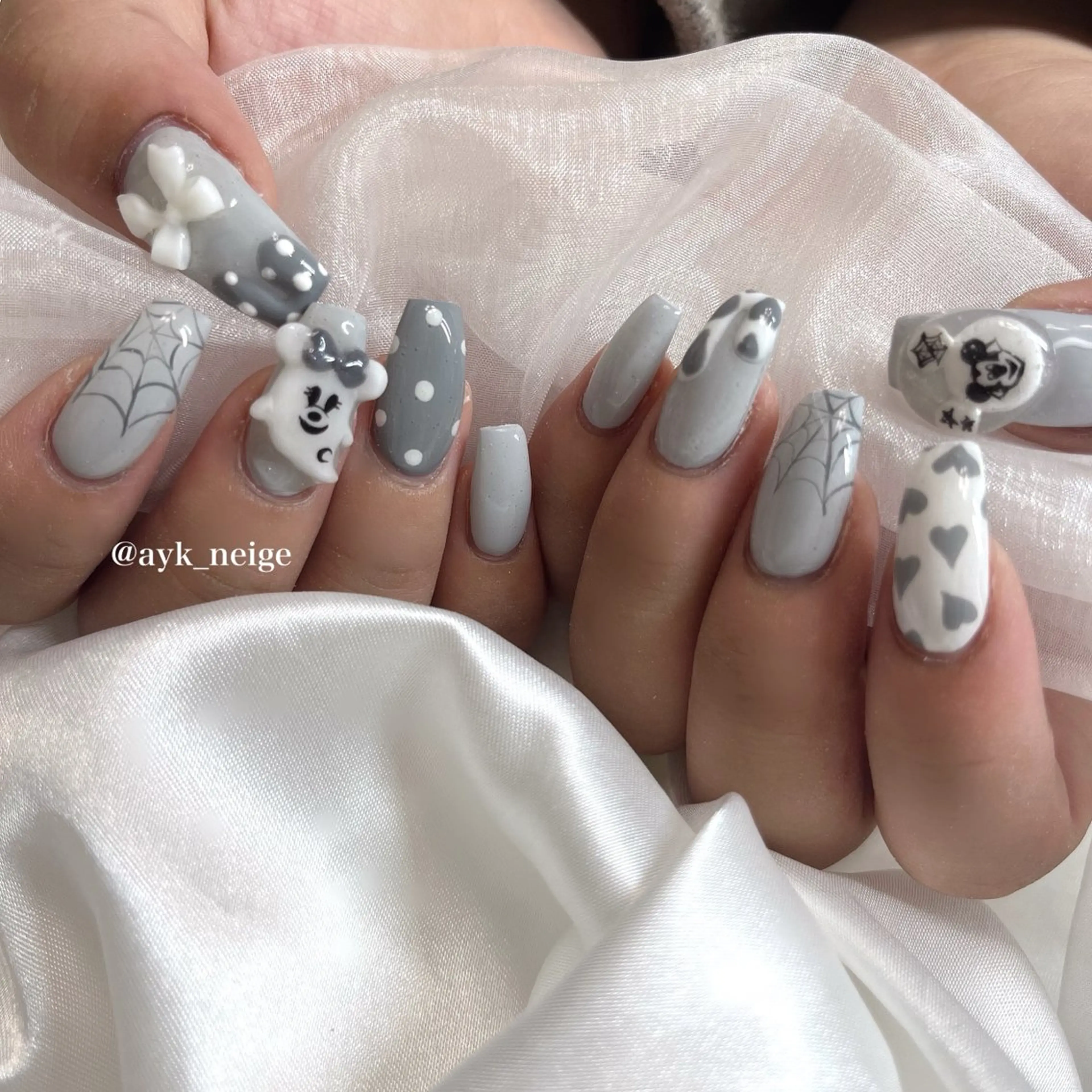 ネイル フットネイル フレンチネイル キラキラネイル 韓国ネイル マグネットネイル n'eige nail所属・大谷 綾香のネイルデザイン