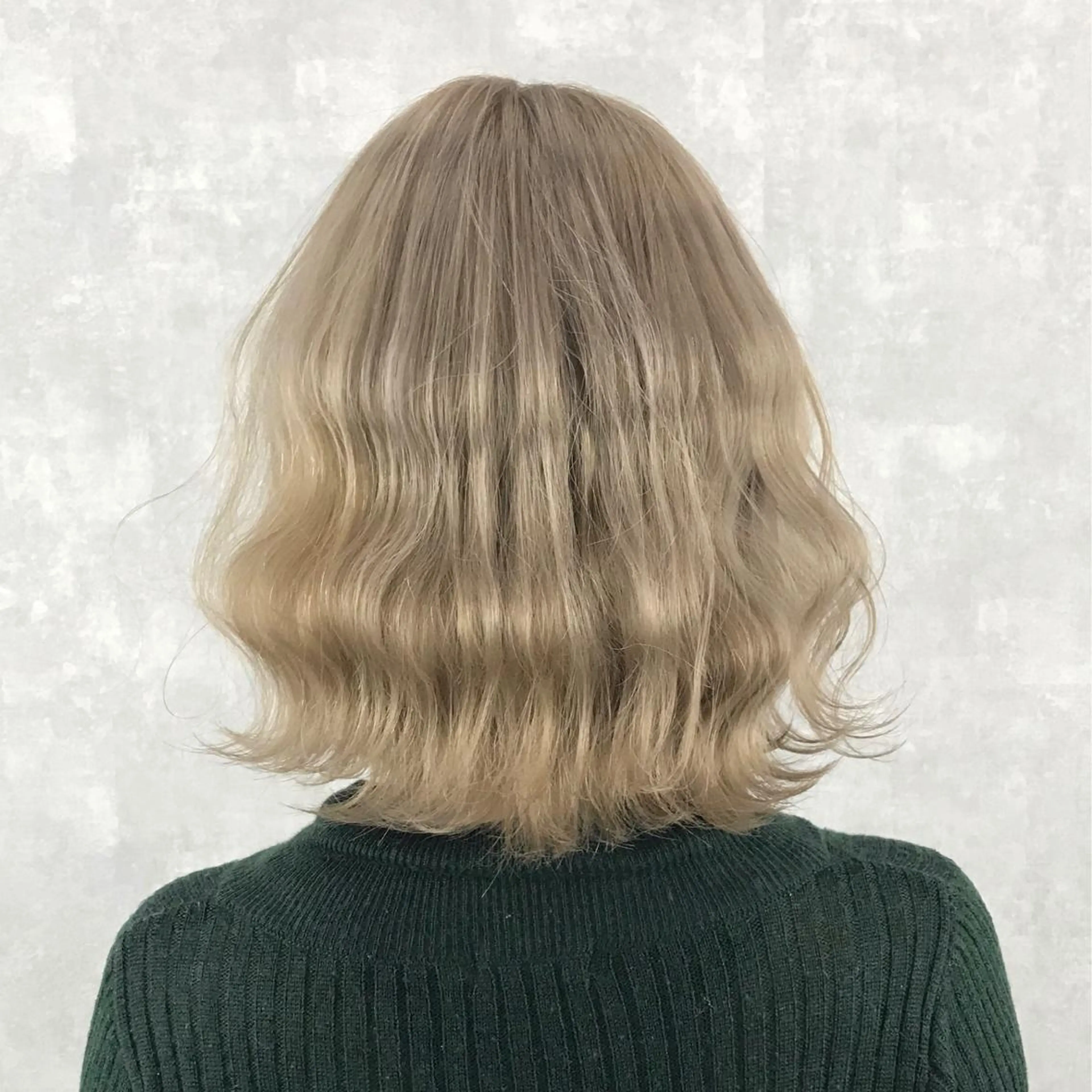 ショート カラー アッシュ ベージュカラー ブリーチ ホワイトアッシュ タンバルモリ サロウィン所属・K-POP好き美容師 🇰🇷Kai.Yのヘアスタイル