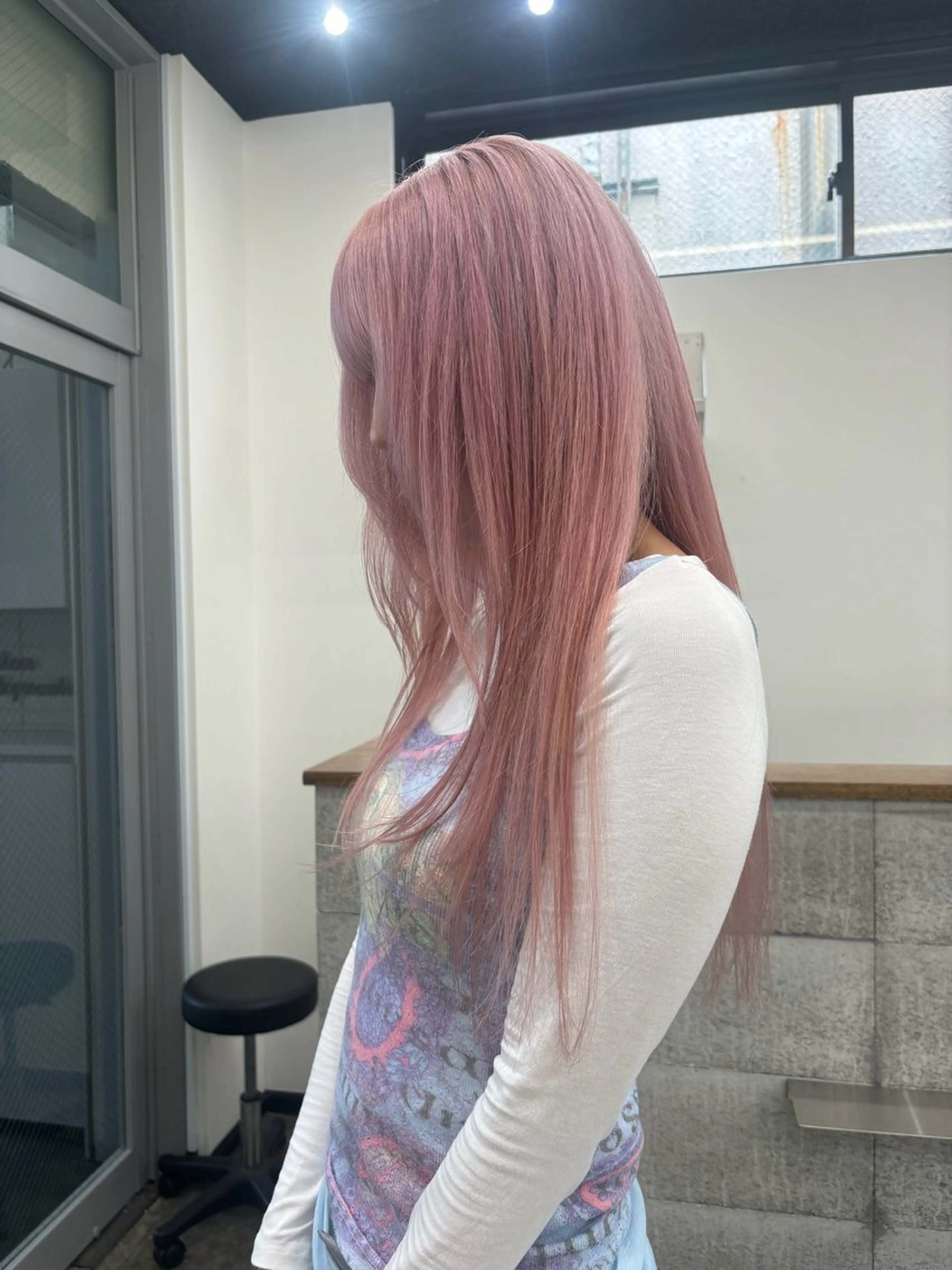 ロング カラー ヘアカラー ハイトーンカラー🐬 えりかのヘアスタイル