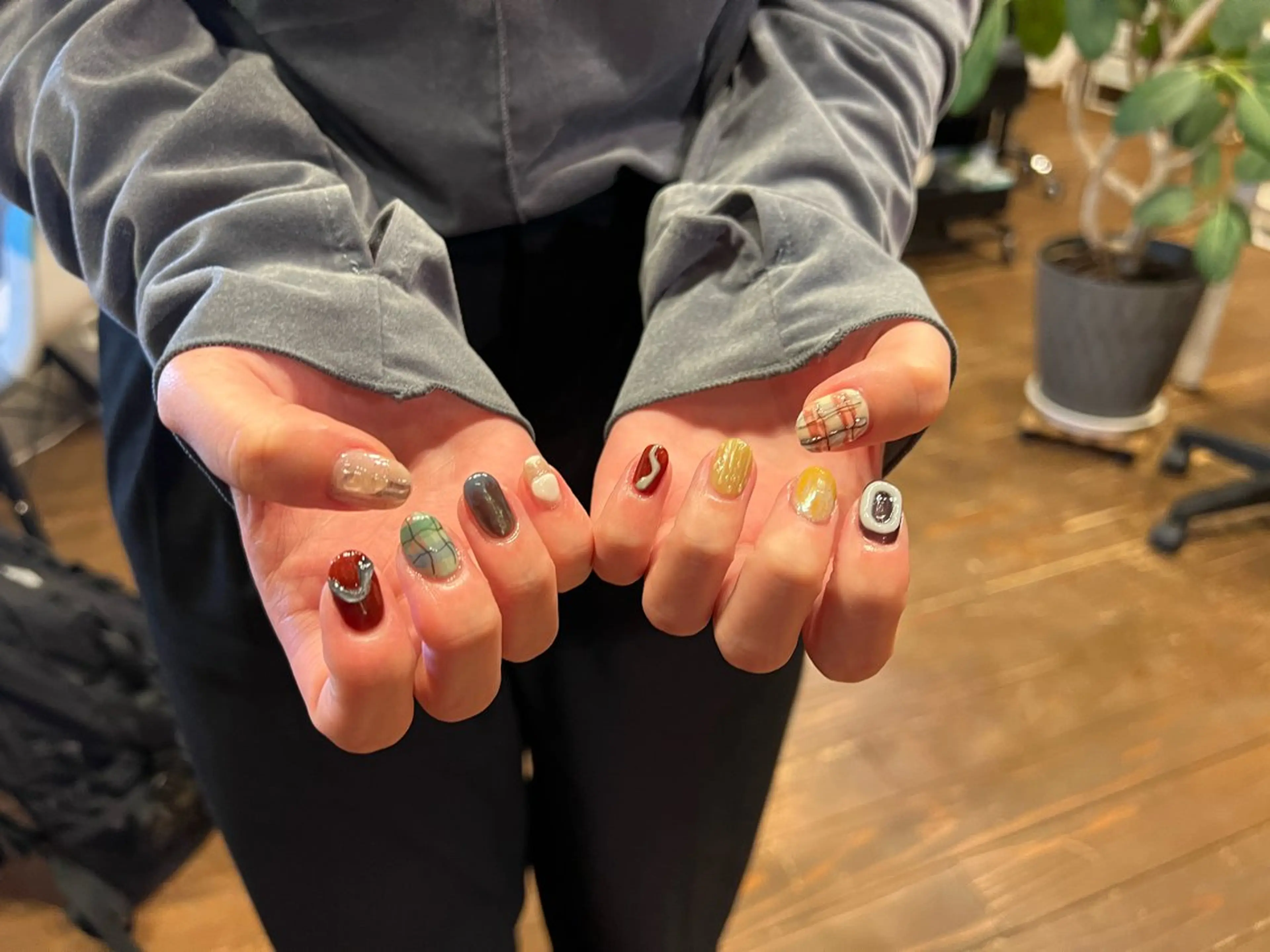 ネイル HuncH【ハンチ】 horoiwaのネイルデザイン