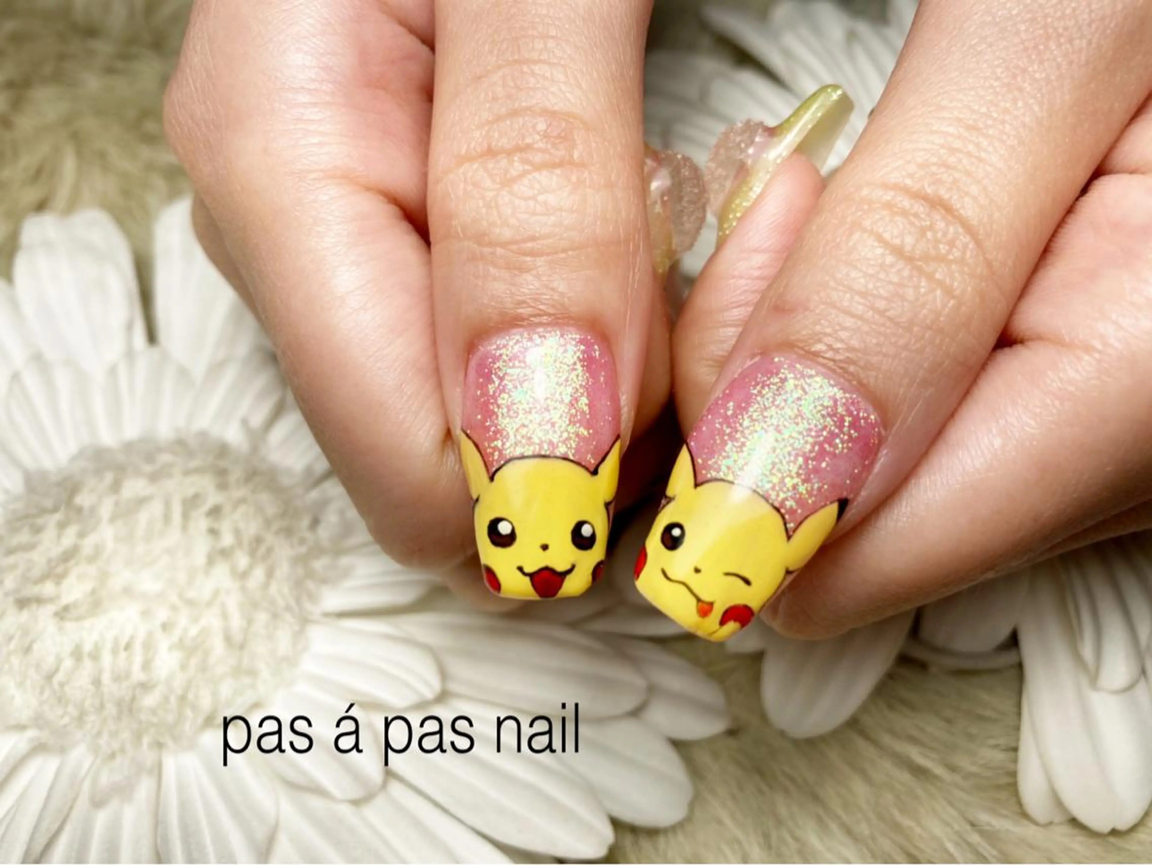 ネイル Yakko pas á pasのネイルデザイン