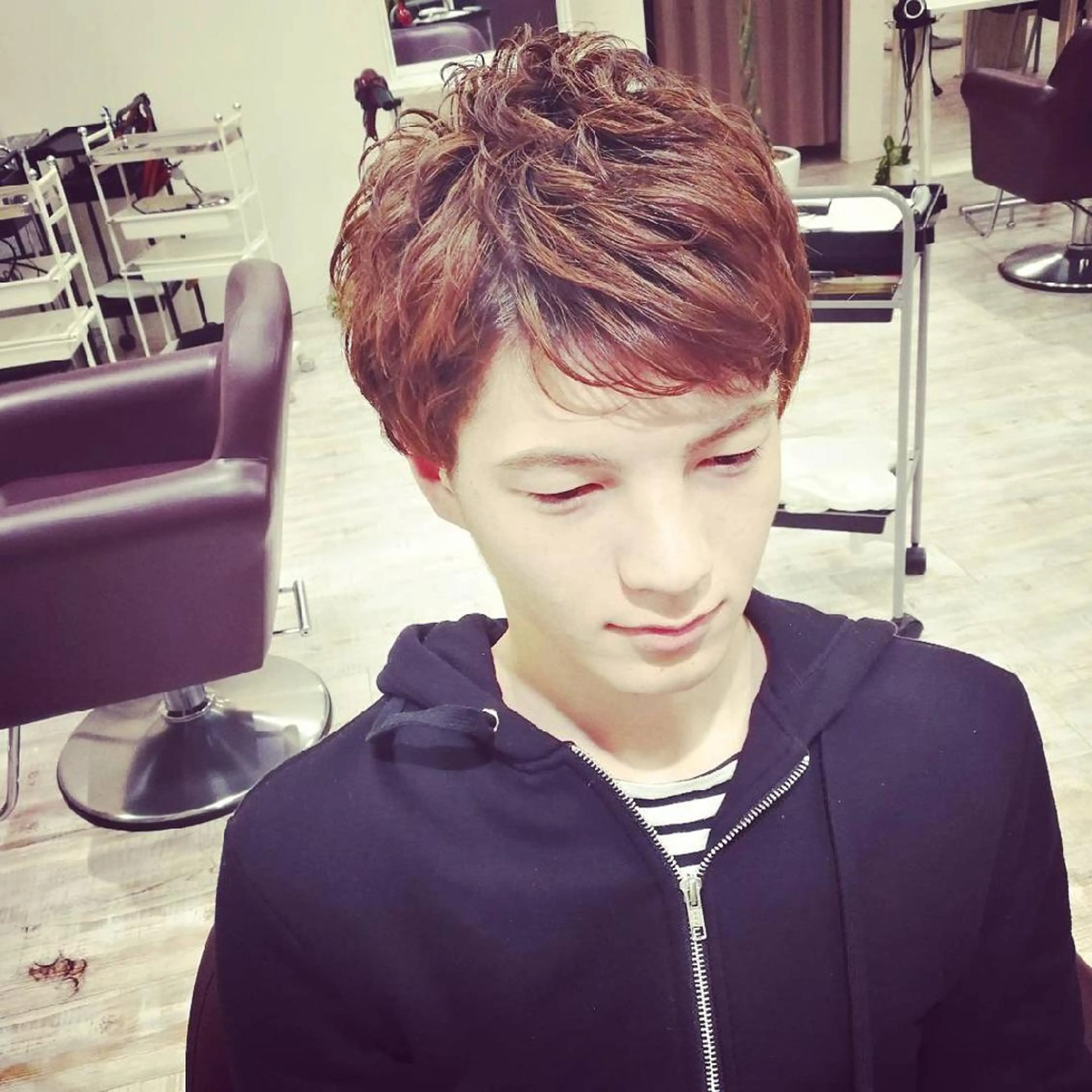 パーマ メンズ Aile所属・酸性ストレート／カラ ー/山下高明のヘアスタイル