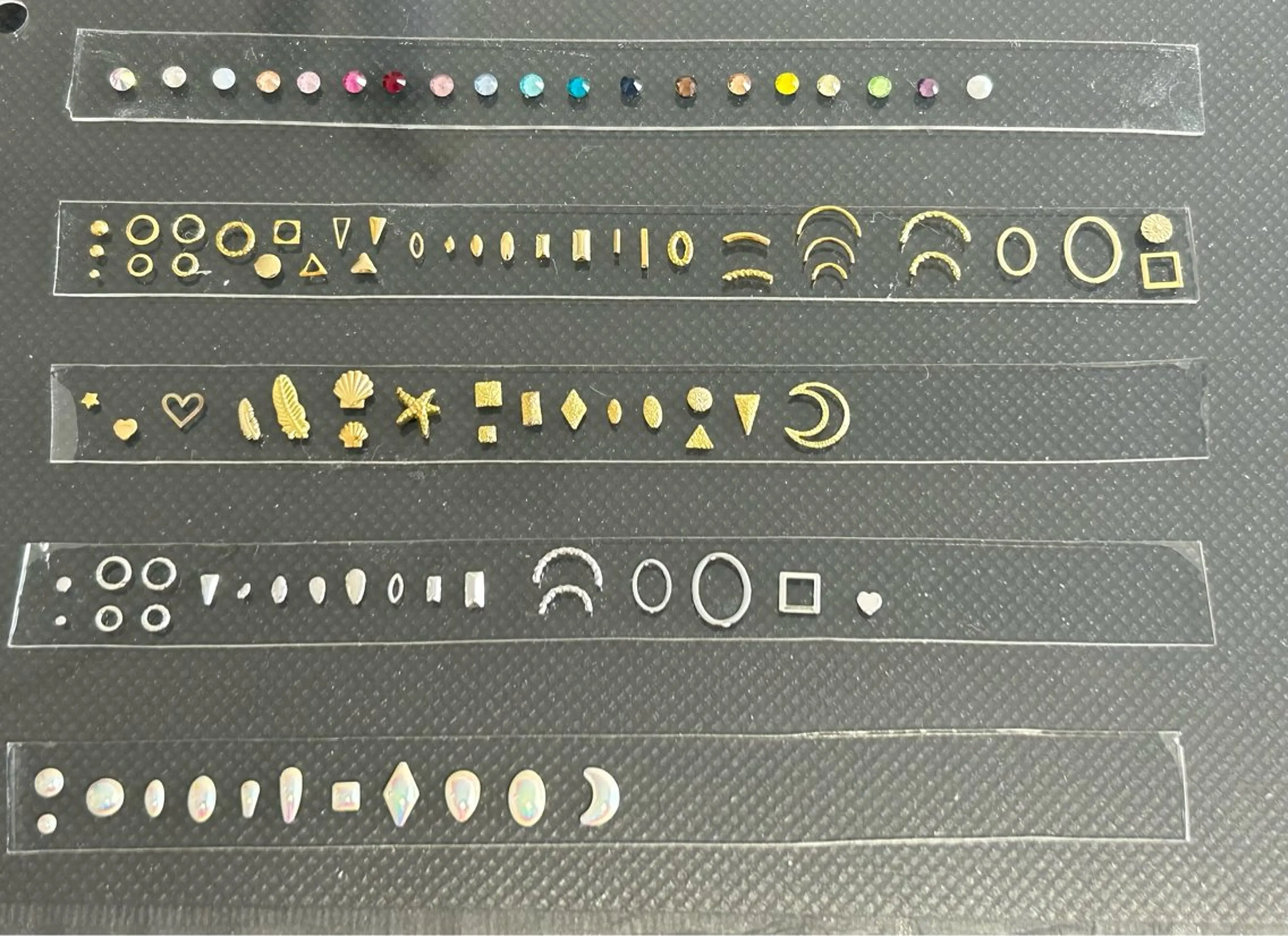 ネイル ハート ストーンネイル _amica nail_のネイルデザイン