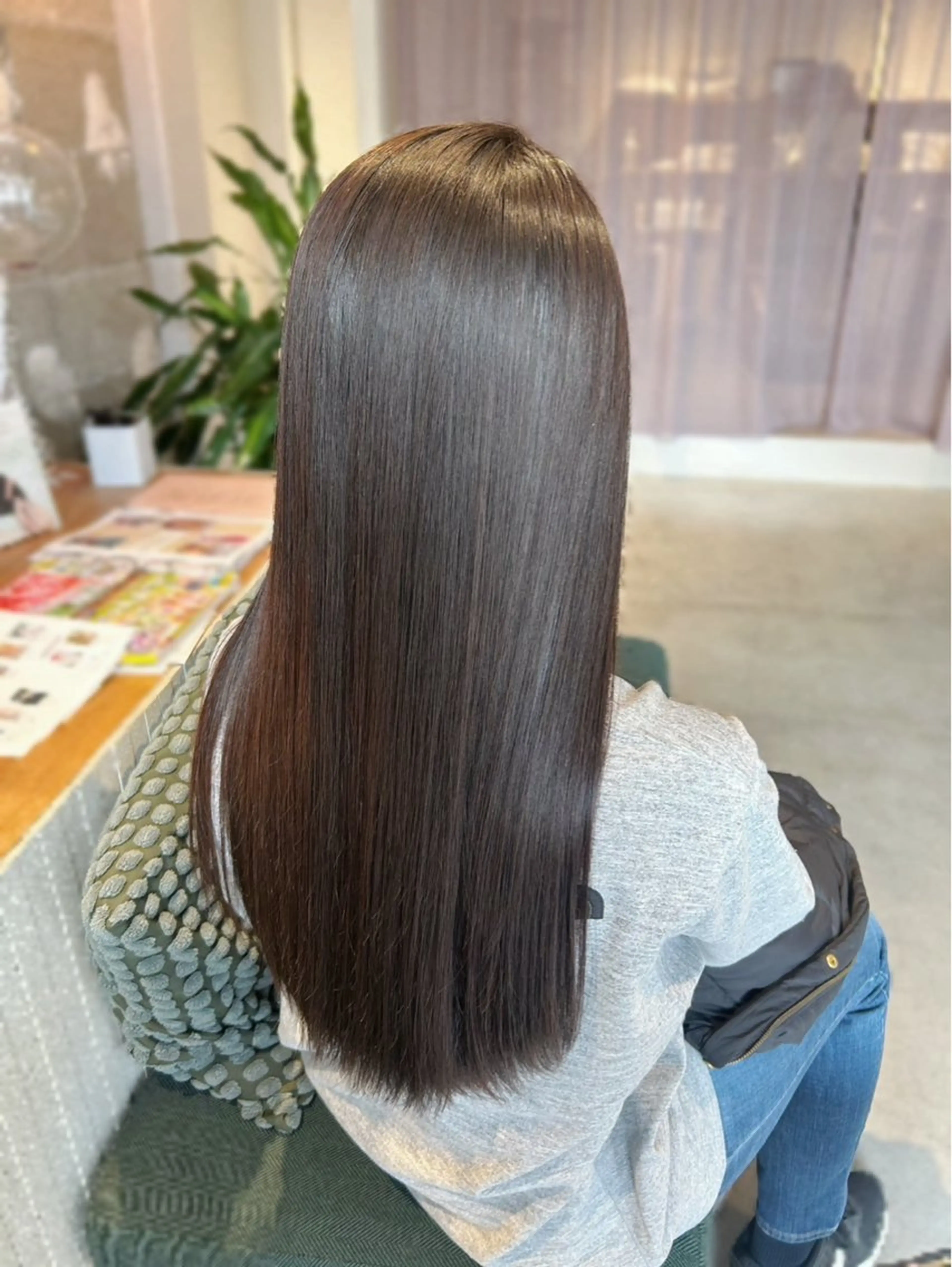 髪質改善トリートメン + 毛先カットの写真