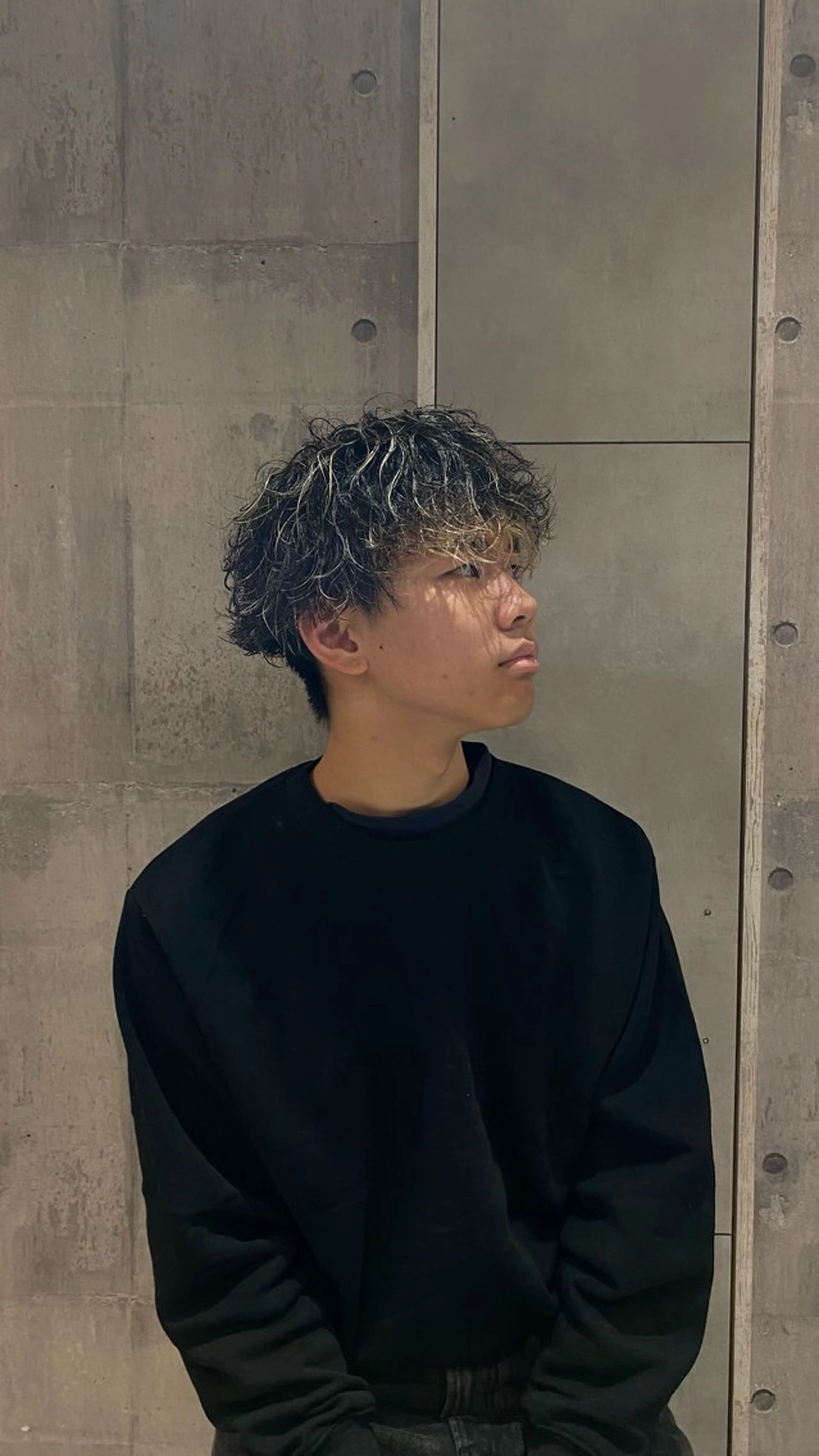 カラー ハイライトカラー ヘアカラー 友野 勇次のヘアスタイル