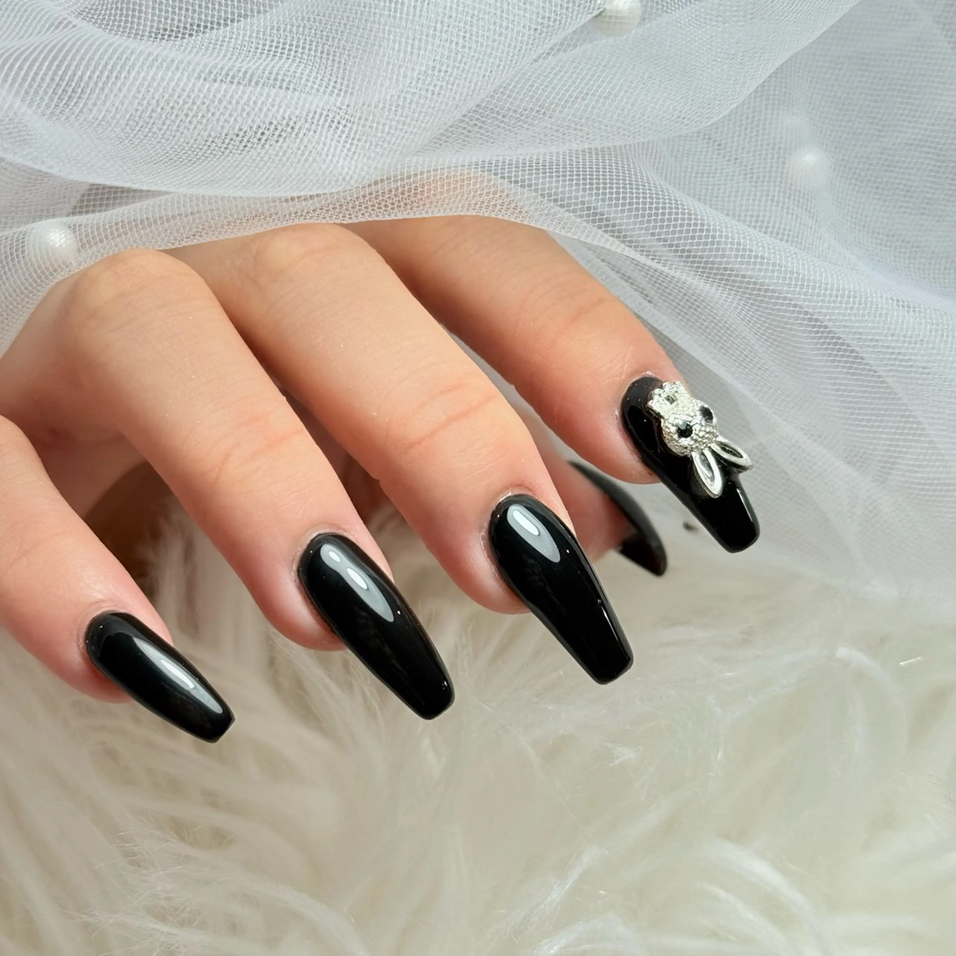 ネイル チークネイル フレンチネイル グラデーション キラキラネイル 韓国ネイル ハンドネイル Risa_ Nailのネイルデザイン