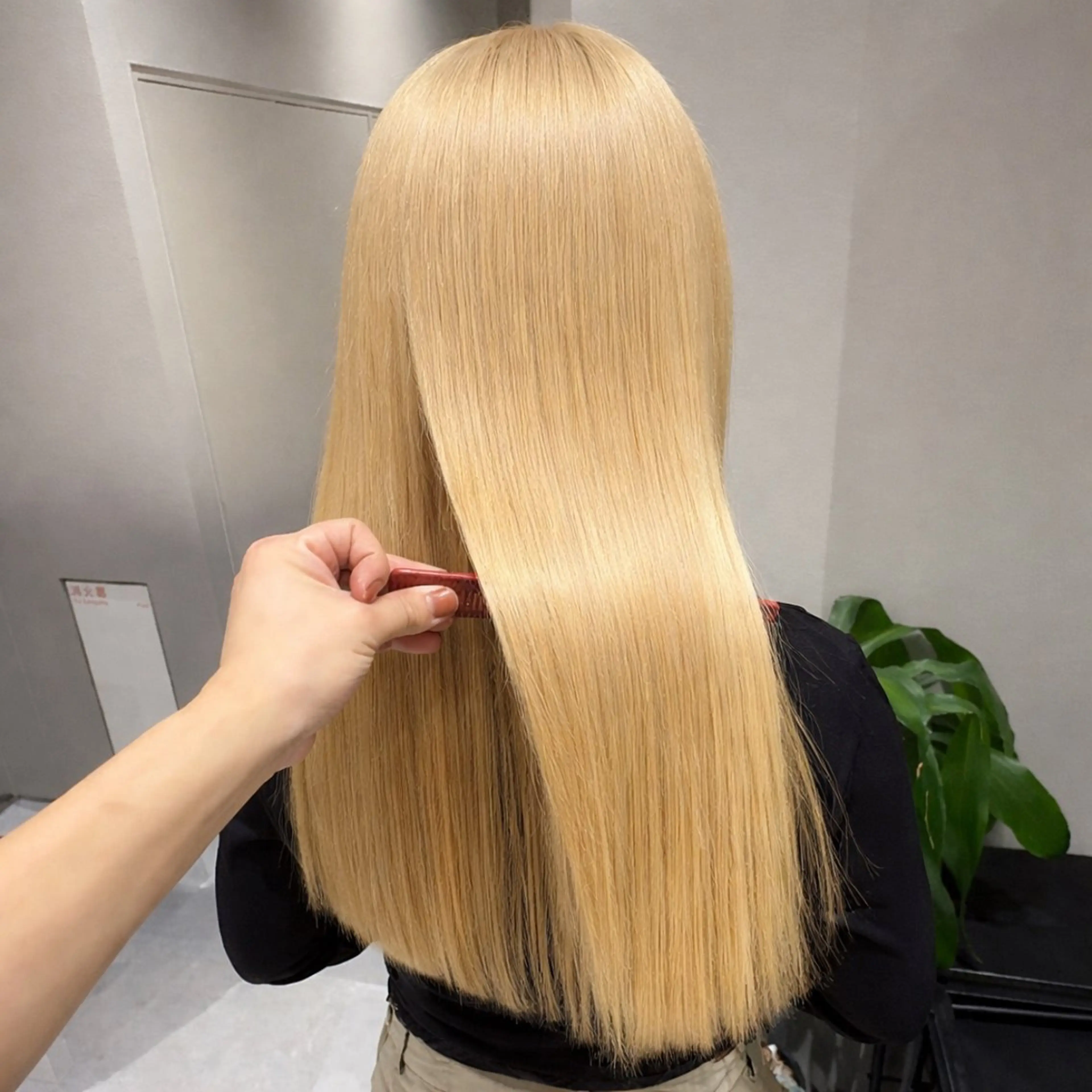 ミディアム カラー ベージュカラー ブリーチ ブロンド ブロンドベージュ ケアブリーチ ヘアカラー トリートメント ヘアセット ✨ブリーチ支持No1 複雑履歴修正/舘岡のヘアスタイル